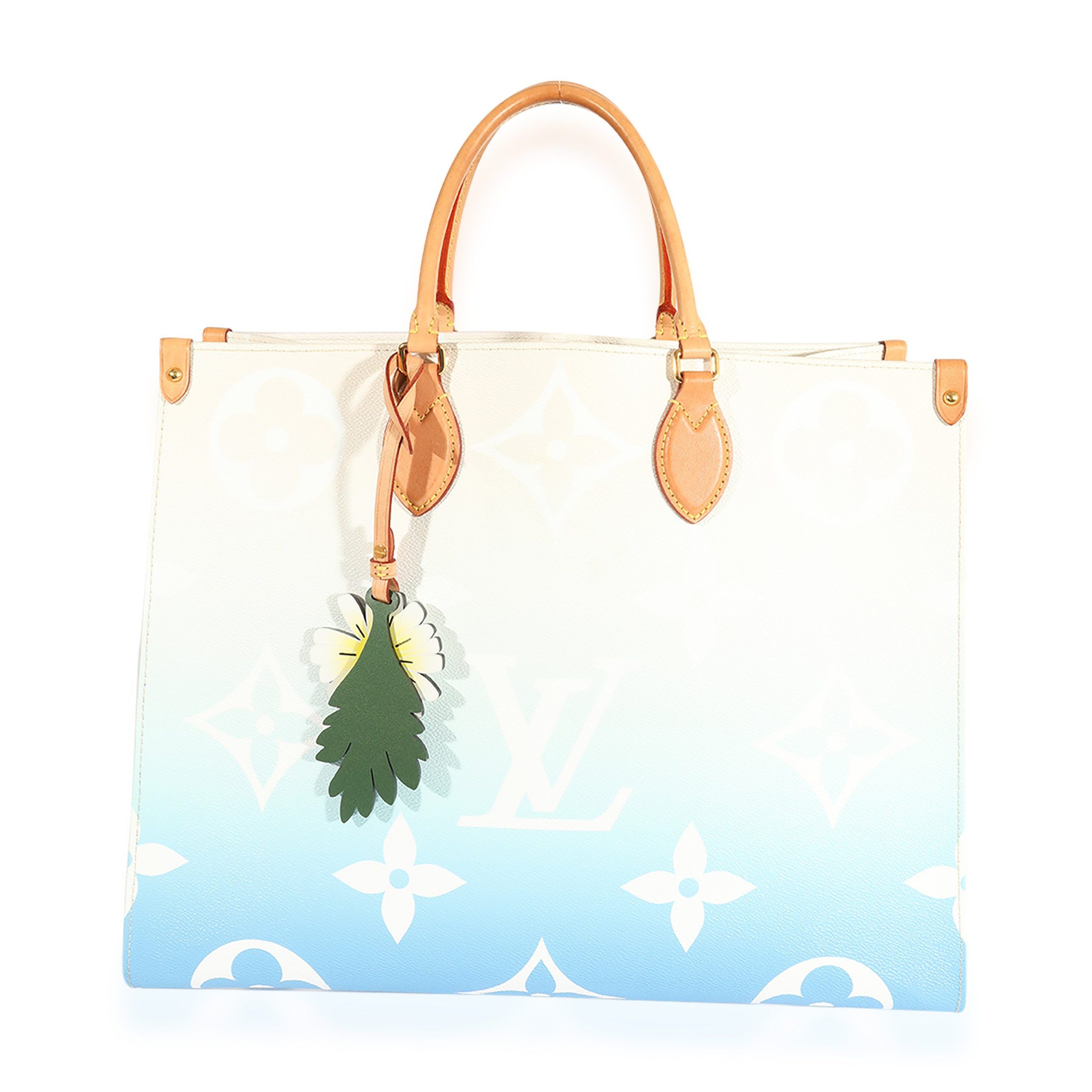 Image of Louis Vuitton Blue Monogram Giant By The Pool Onthego Gm, Women's