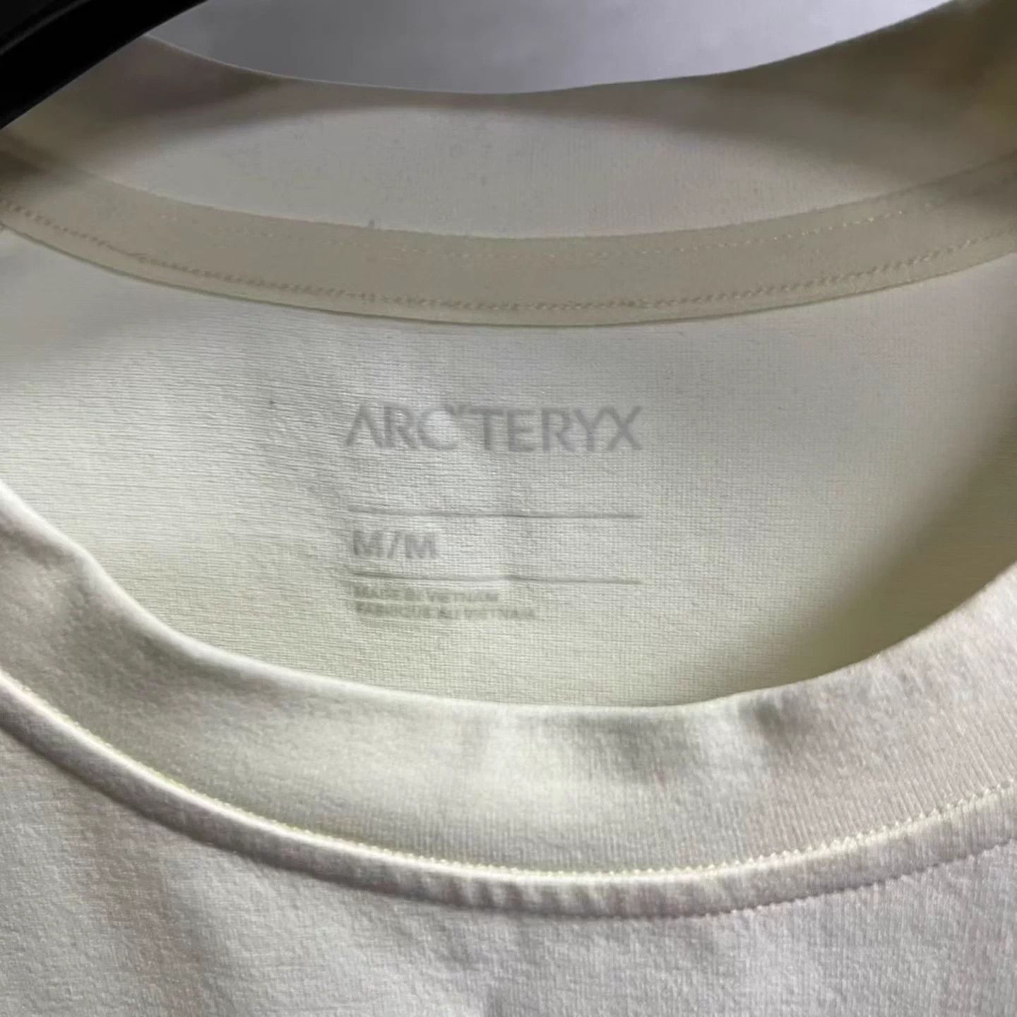 Arc'teryx Arcteryx breathable logo reflective crew SS T-shirt M Size US M / EU 48-50 / 2 - 3 Thumbnail