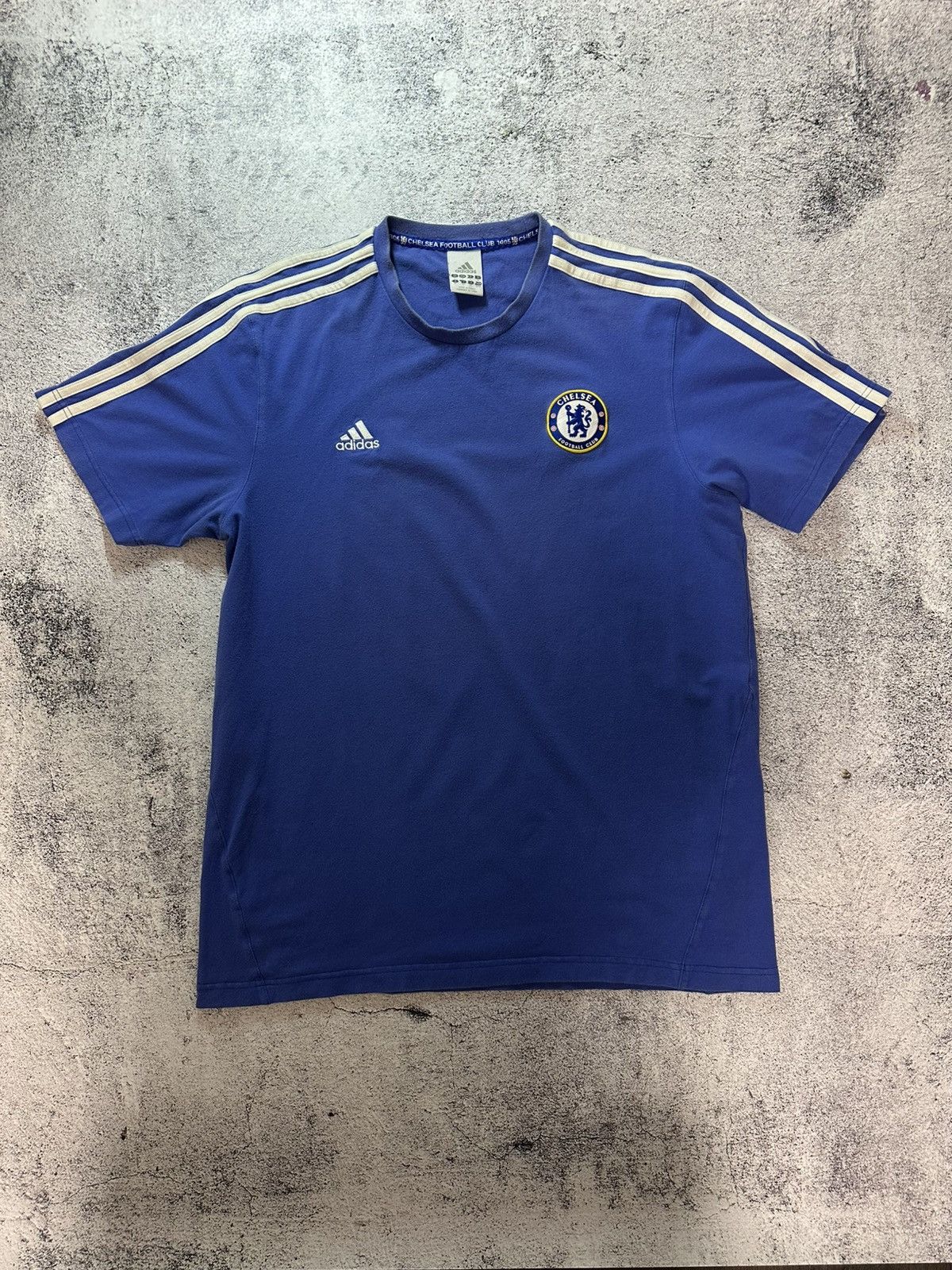 Adidas Vintage Adidas Chelsey Soccer T-shirt Logo Jersey Size US M / EU 48-50 / 2 - 1 Thumbnail