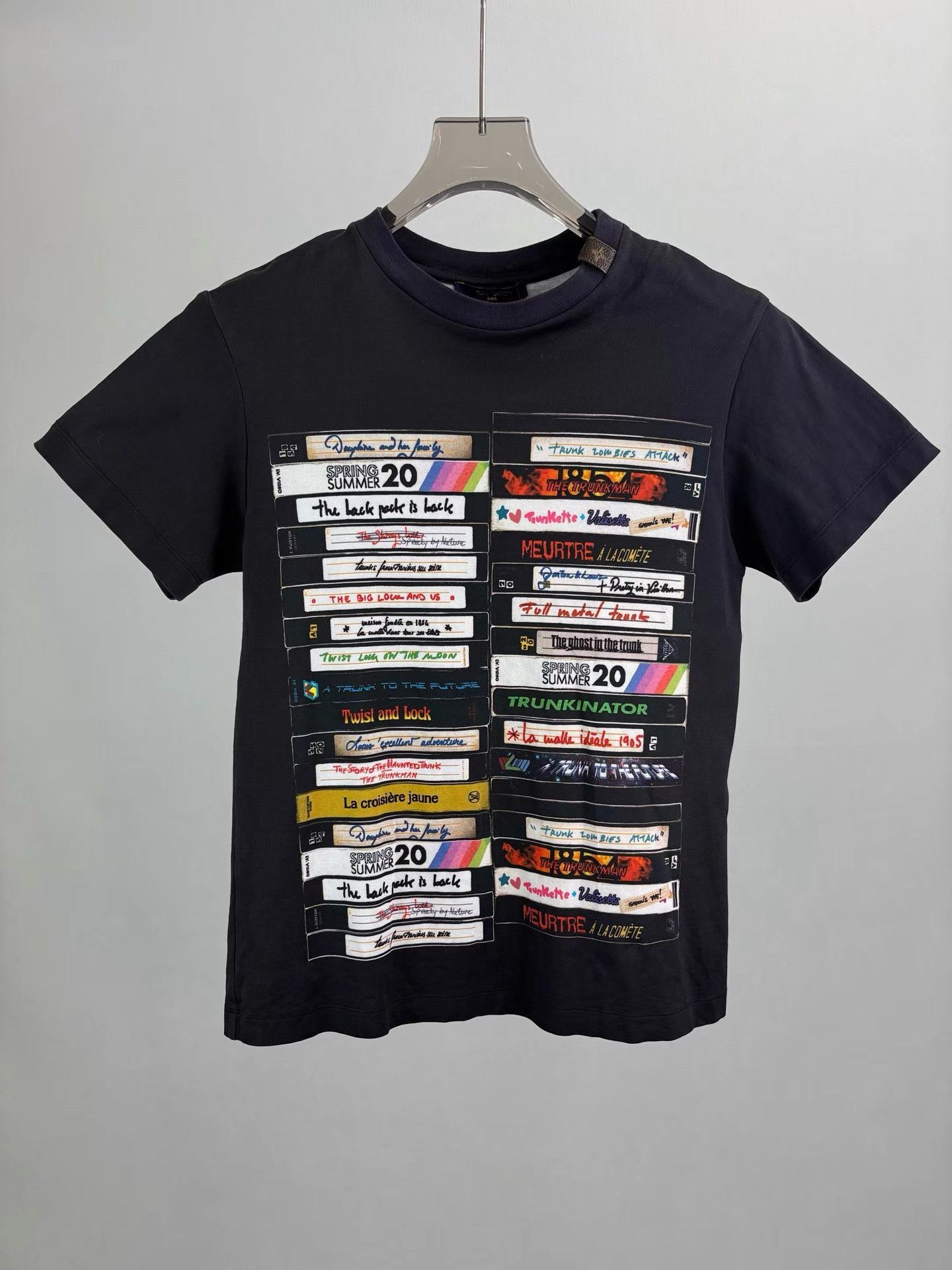 Louis Vuitton LOUIS VUITTON Black Tape Printed Short Sleeve K1 Size US S / EU 44-46 / 1 - 1 Thumbnail