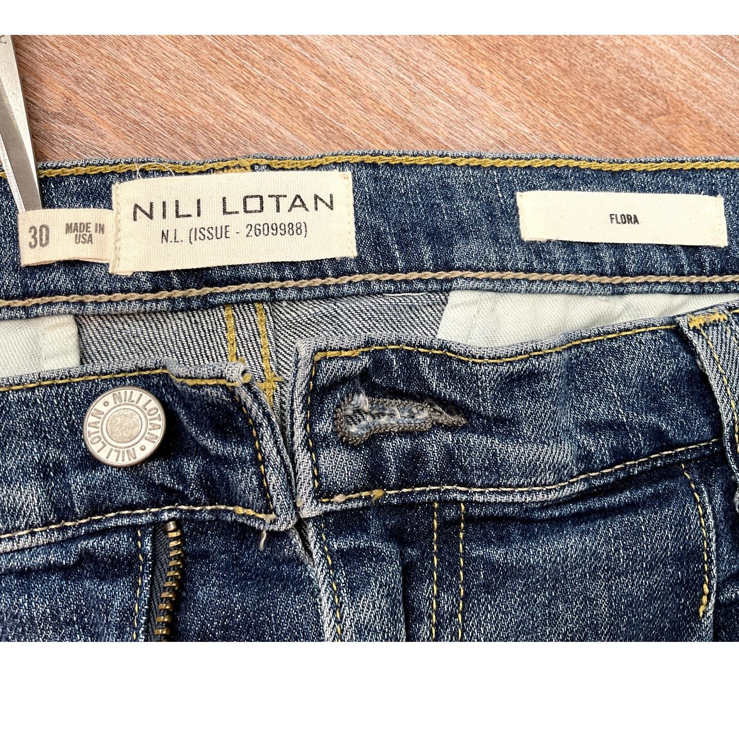 Nili Lotan Nili Lotan Flora Wide Leg High Rise Jeans Size 30 Size 30" / US 8 / IT 44 - 3 Thumbnail