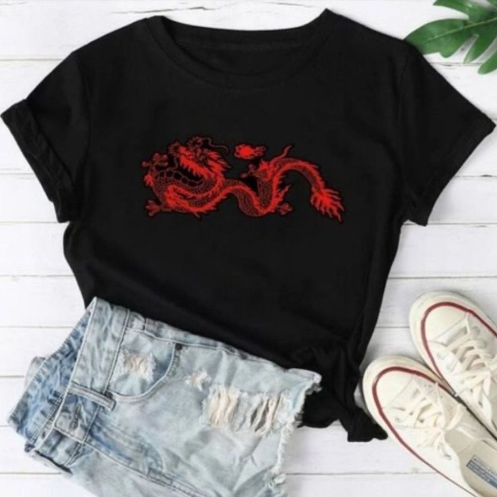 Shein SHEIN Cropped T-Shirt Womens Small Black Red Dragon Cropped Size S / US 4 / IT 40 - 5 Thumbnail