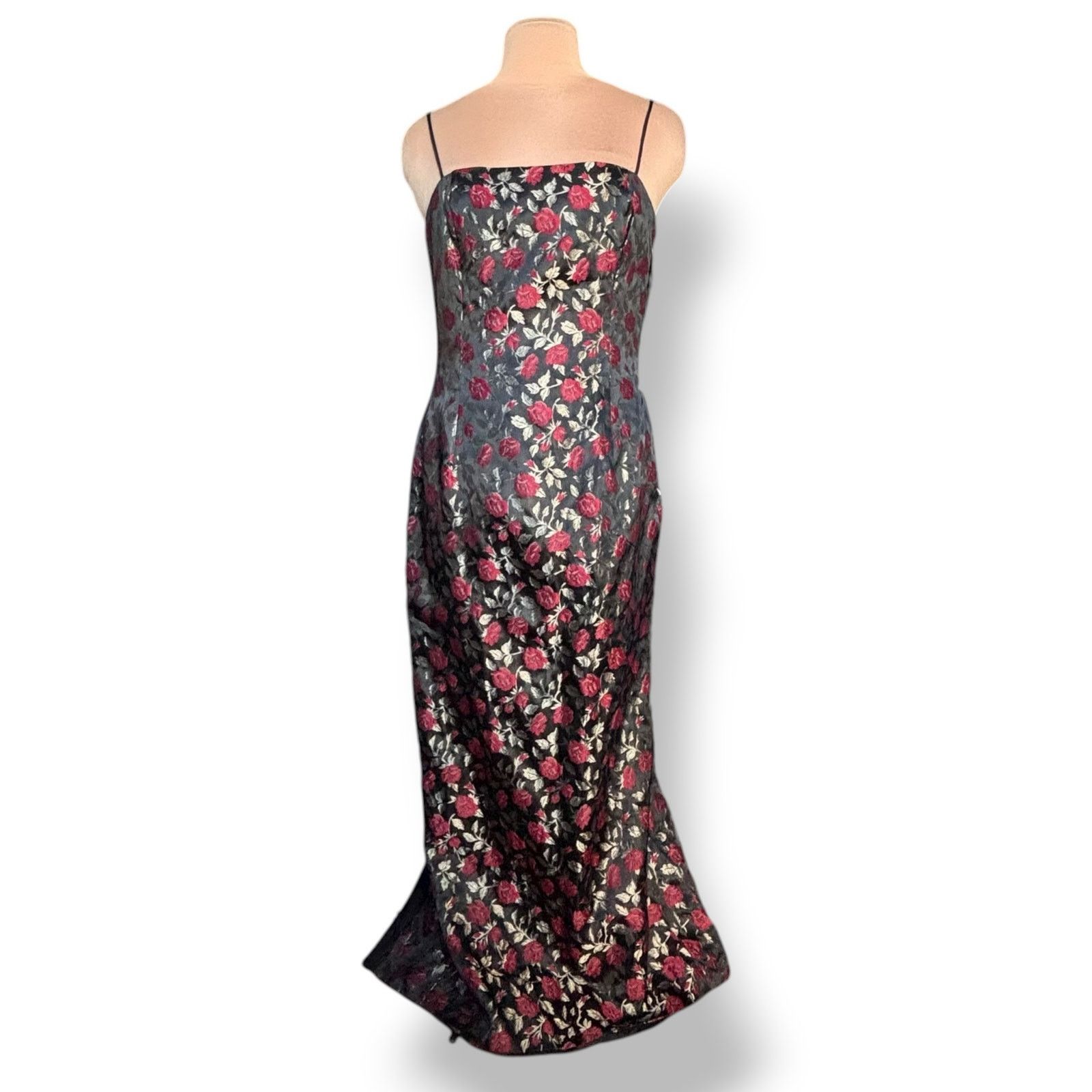 Jessica McClintock Jessica McClintock Gunne Sax Rose Brocade Gown Black Red Size M / US 6-8 / IT 42-44 - 1 Thumbnail