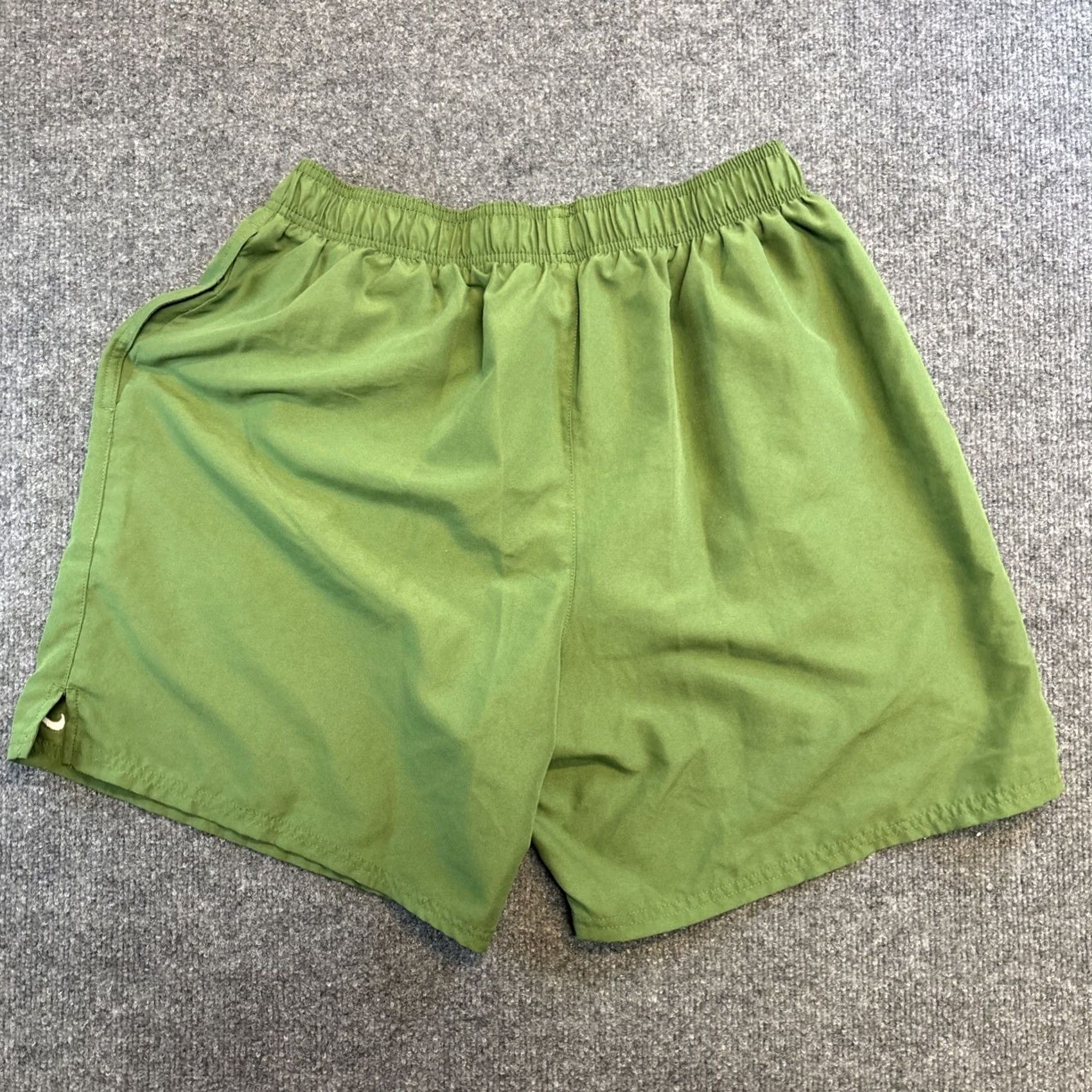Nike Nike Men’s Solid Green Flat Front Swim Trunks Shorts Pockets Lined XL NESSA559 Size US 31 - 6 Thumbnail