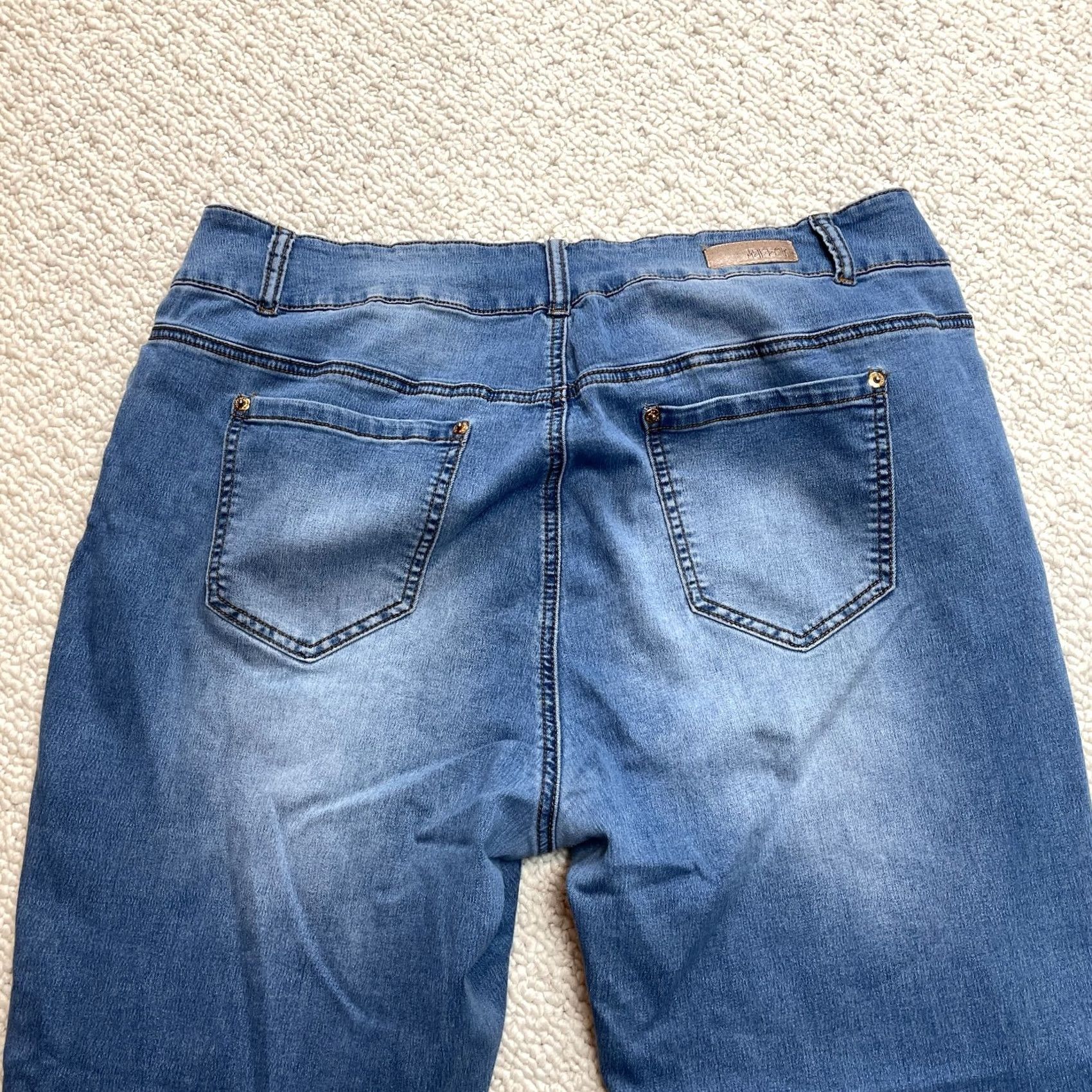 Market Thread Market Jeans Womens Plus 22 Blue Denim Dark Wash 2 Button Stretch 28in Inseam 38in Waist High Rise Straight Pants Mens? (Note: Re-check gender) Size 40" / US 18 - 6 Thumbnail