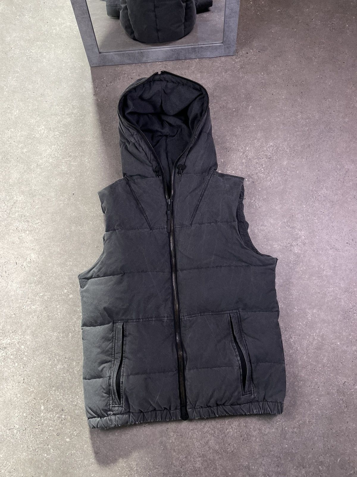 Allsaints Y2K Allsaints Vintage Washed Down Puffer Full Zip Vest Size US M / EU 48-50 / 2 - 2 Thumbnail