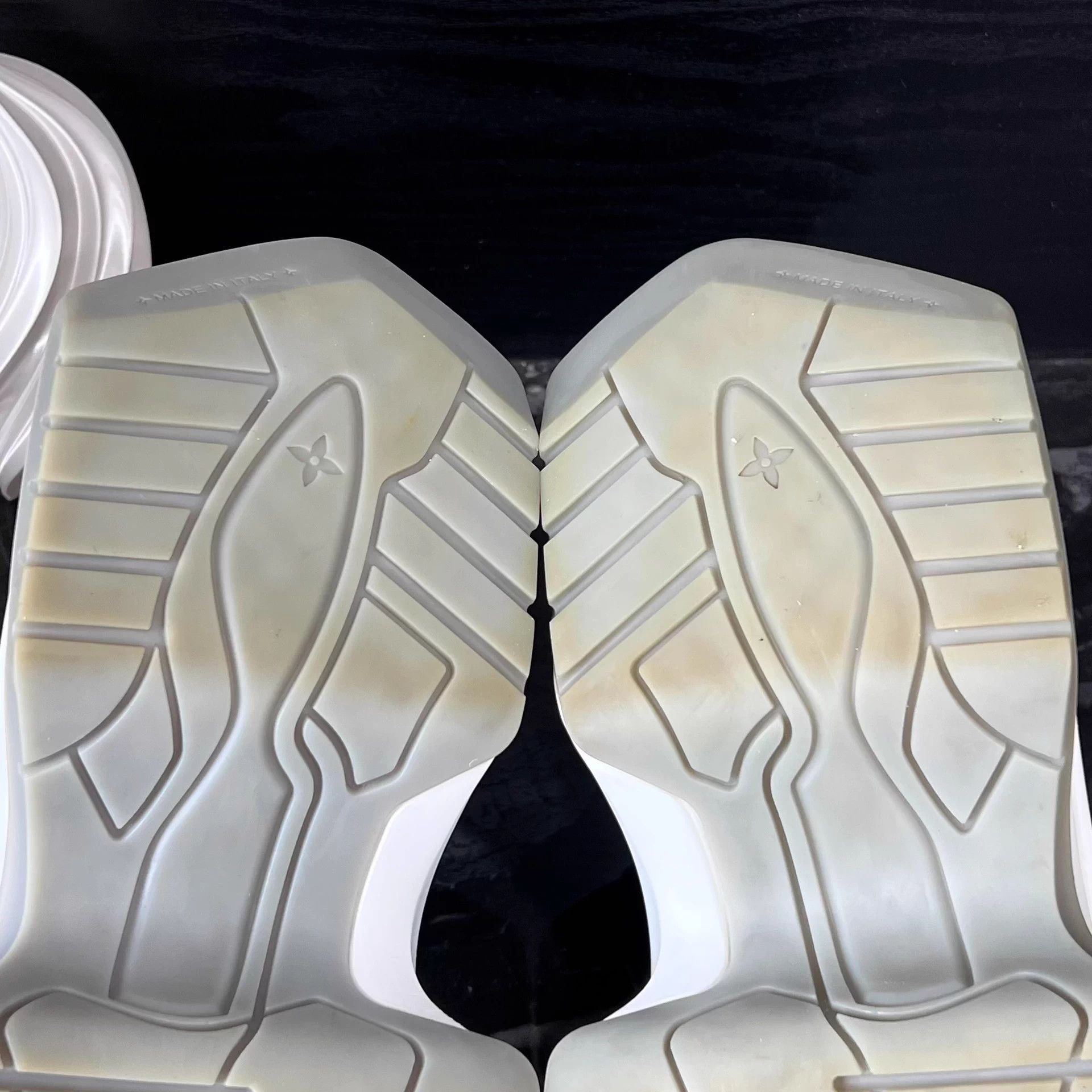 Louis Vuitton 1237/Lv Dad 2.0 Sneakers EUR39 White/Brown 95 new Size US 8 / IT 38 - 6 Thumbnail