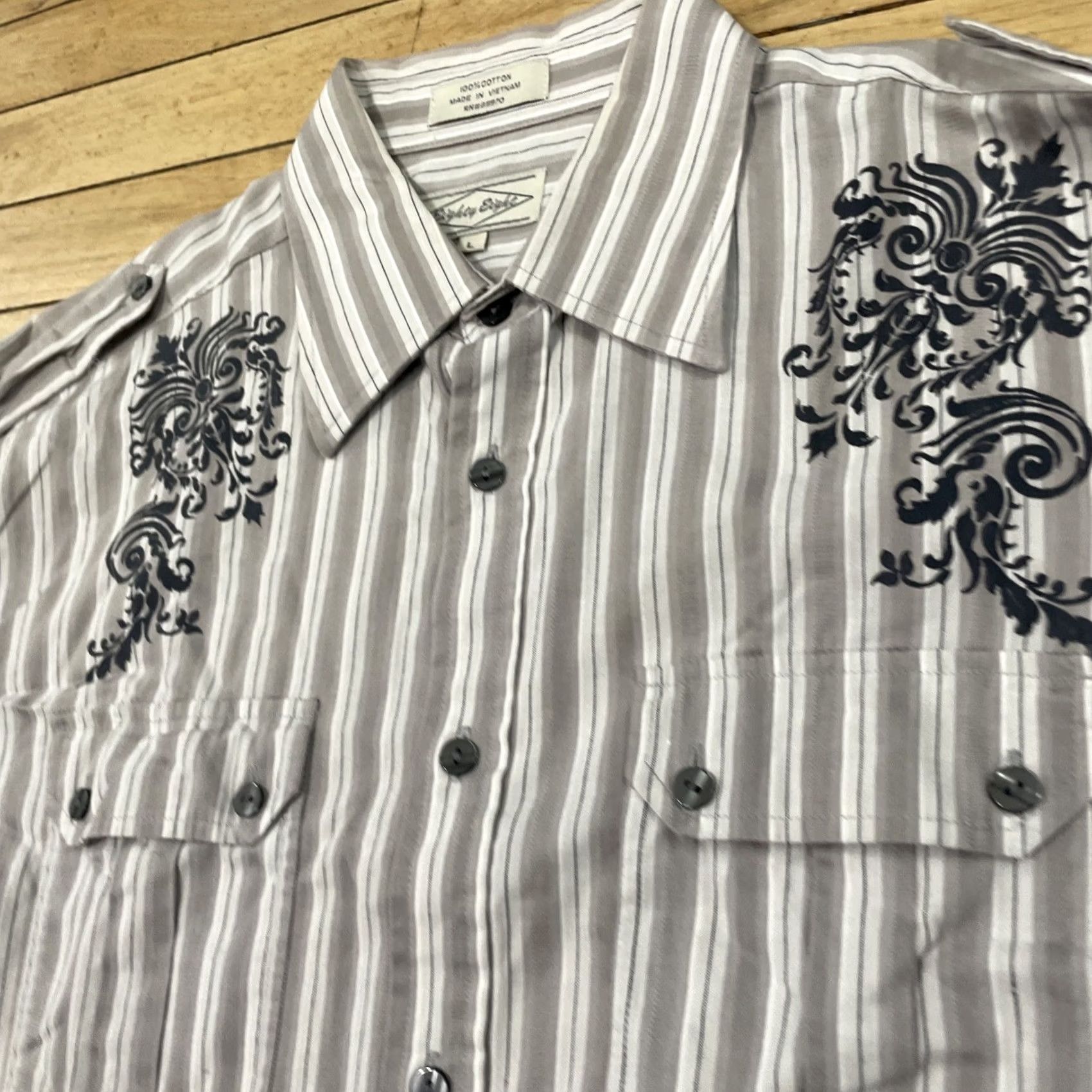 Vintage Eighty Eight Button Shirt Men L Striped Crest Sequin Y2k Gray 44" Biker Bloke Casual Shirt Size US L / EU 52-54 / 3 - 6 Thumbnail