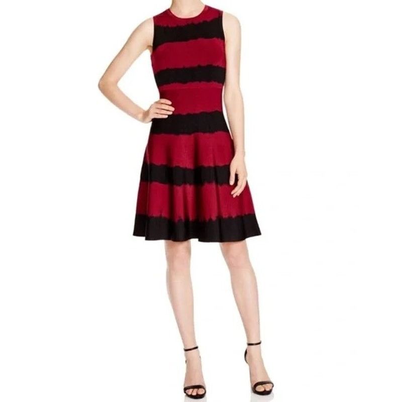 Karen Millen Karen Millen Ribbed Fit and Flare Red Striped Bodycon Size XS / US 0-2 / IT 36-38 - 1 Thumbnail