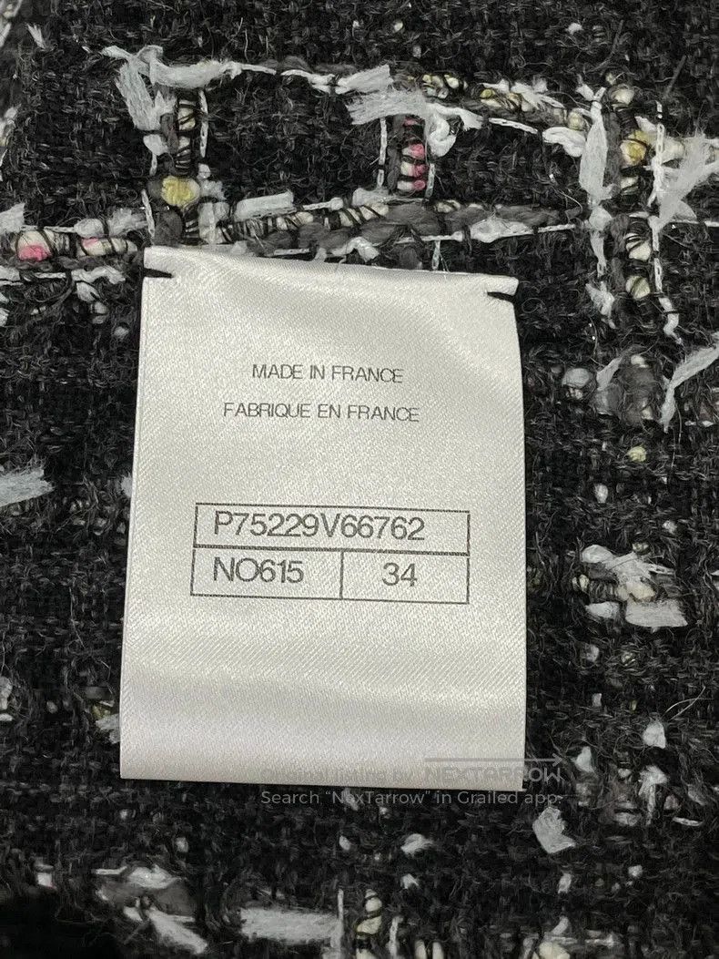 Chanel Chanel 23A Gray Tweed Jacket. Size US XS / EU 42 / 0 - 5 Thumbnail
