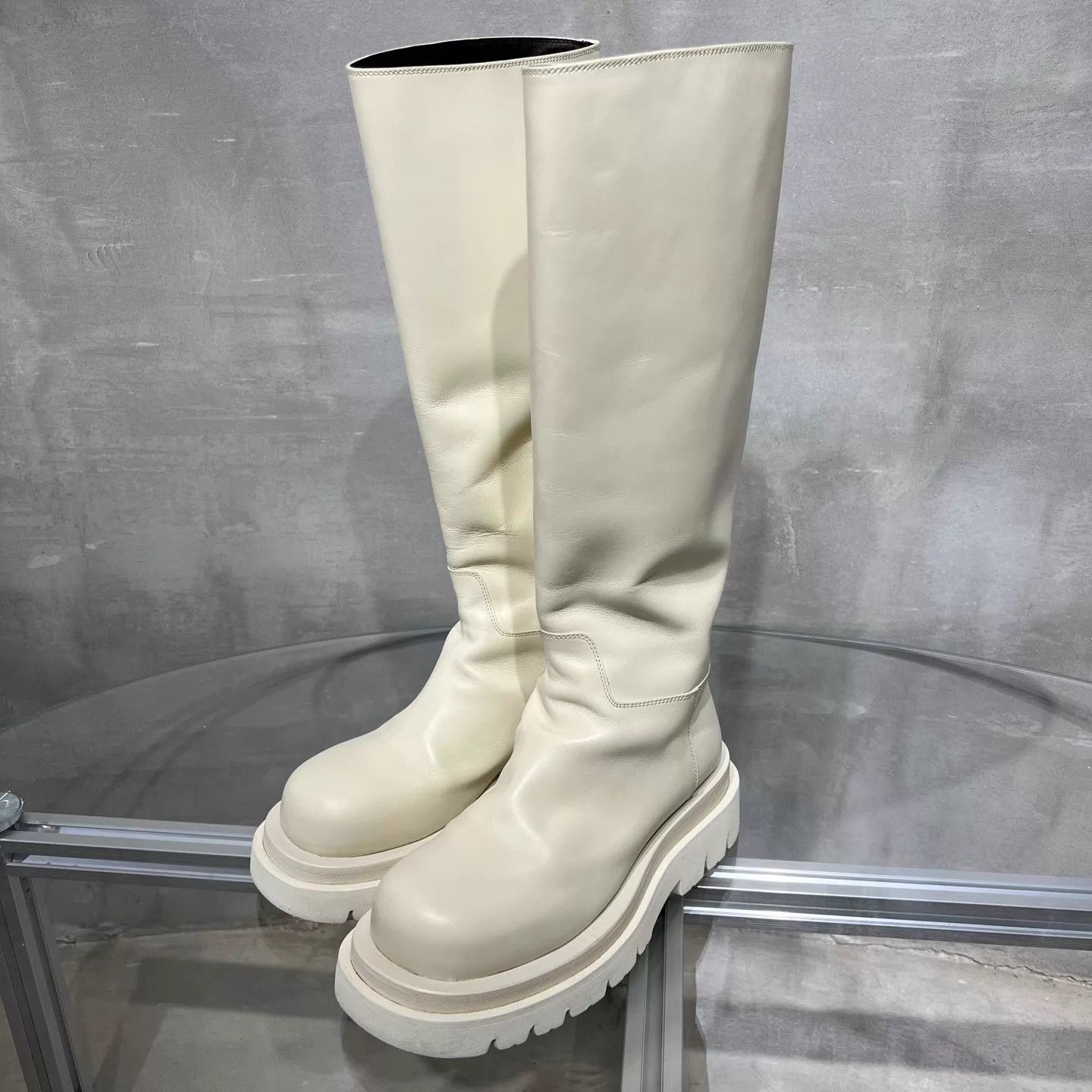 Bottega Veneta BV Lug Chelsea tall boots women's Sea Salt 36 Size US 5.5 / IT 35.5 - 2 Thumbnail