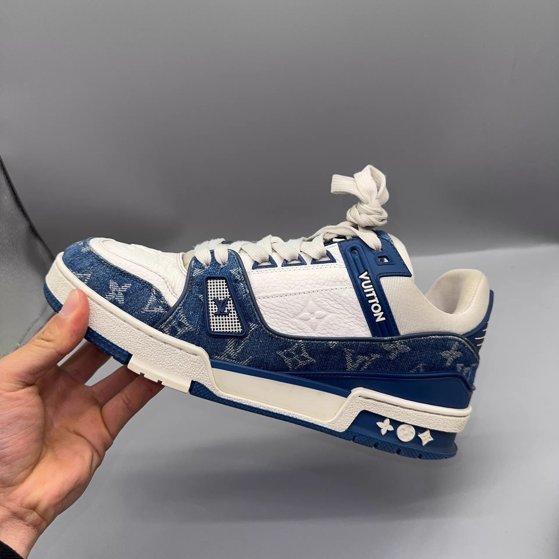 Louis Vuitton LOUIS VUITTON Trainer Denim Blue & White Size 40 Size US 7 / EU 40 - 7 Thumbnail