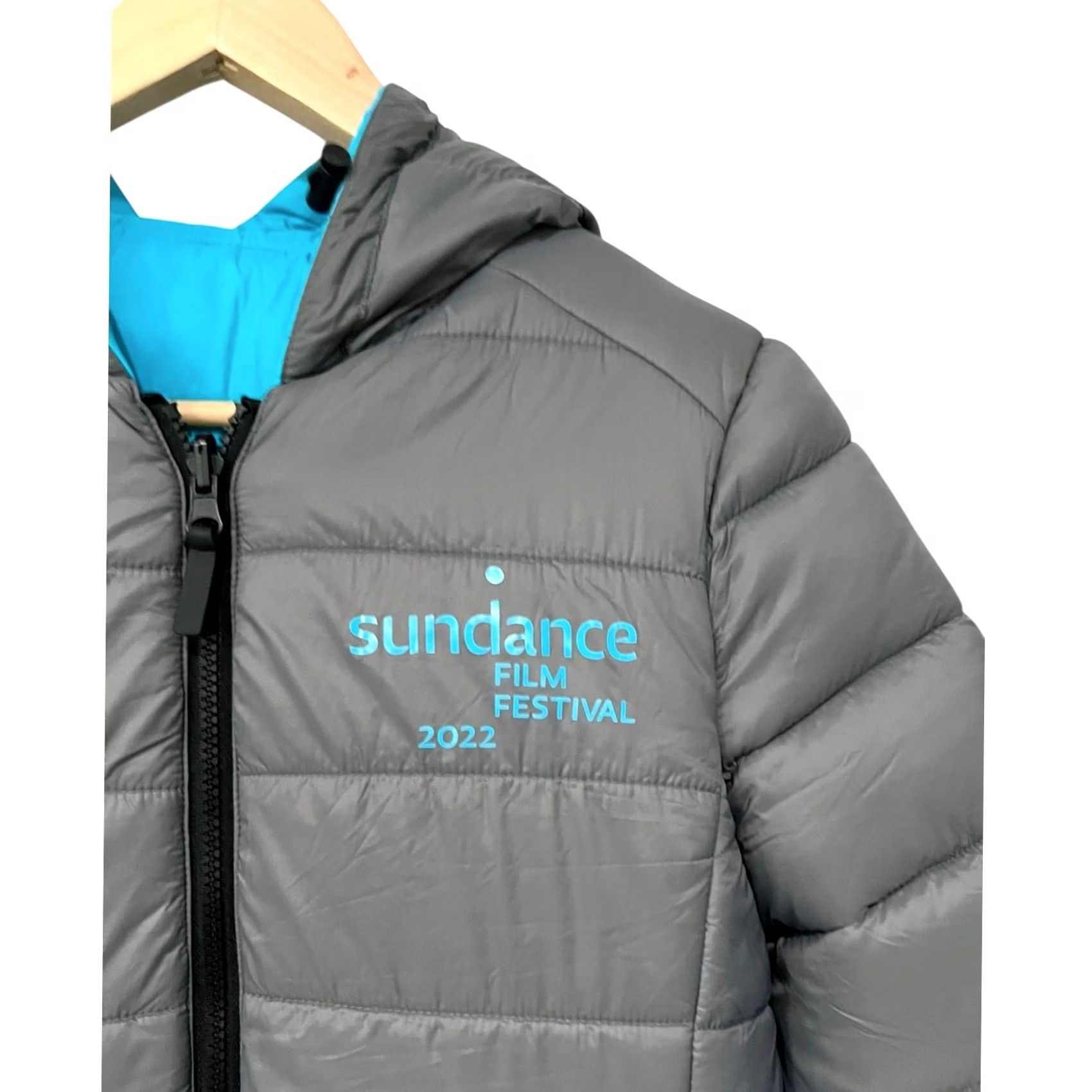 Kenneth Cole Kenneth Cole x Sundance Film Festival 2022 Reversible Hooded Puffer Jacket Sz S Unisex Adults Gray Nylon Coat Zip Pocket Winter Capable Packable Size US S / EU 44-46 / 1 - 6 Thumbnail