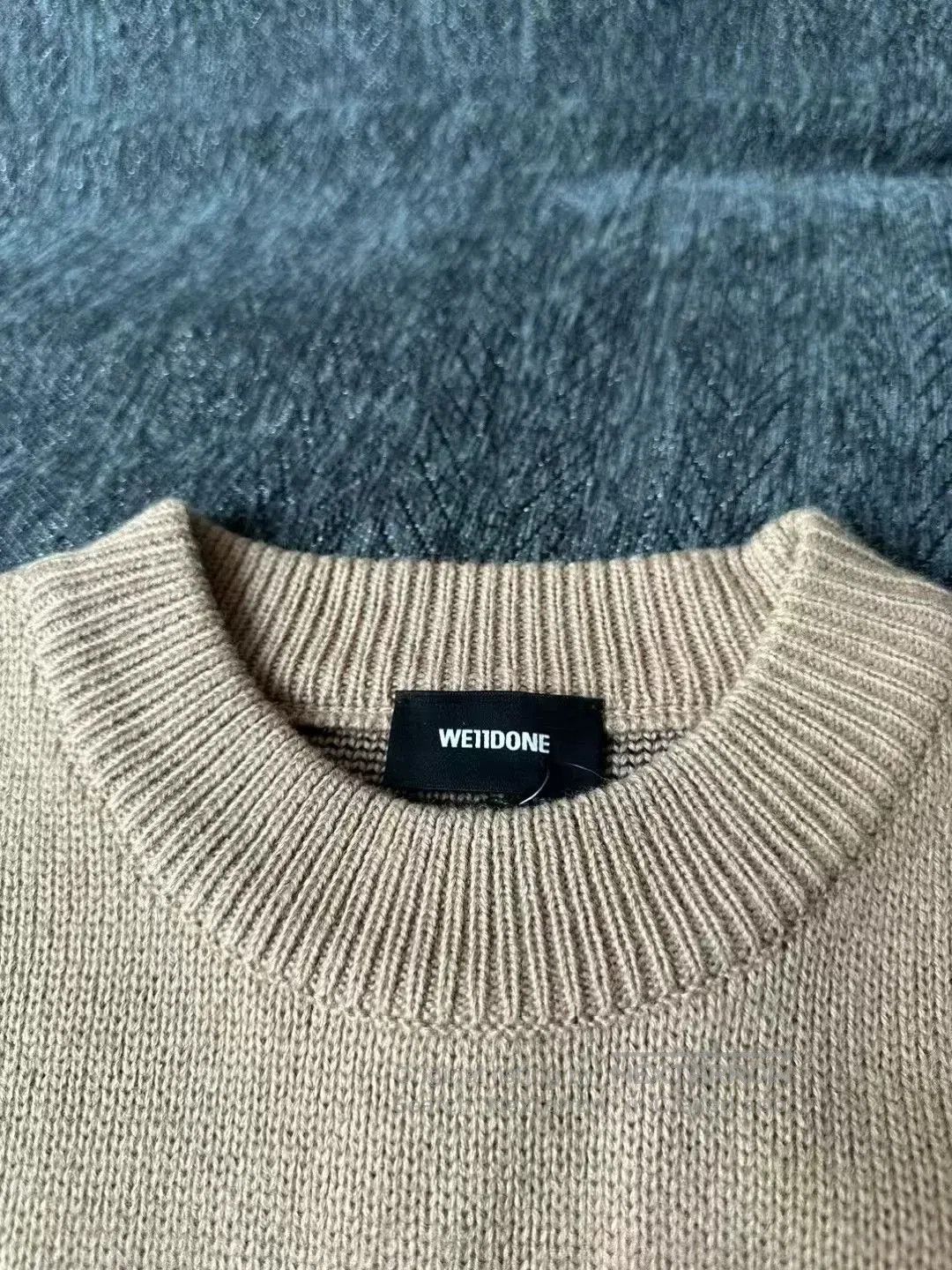 WE11DONE we11done large logo sweater in beige. Size US M / EU 48-50 / 2 - 2 Thumbnail