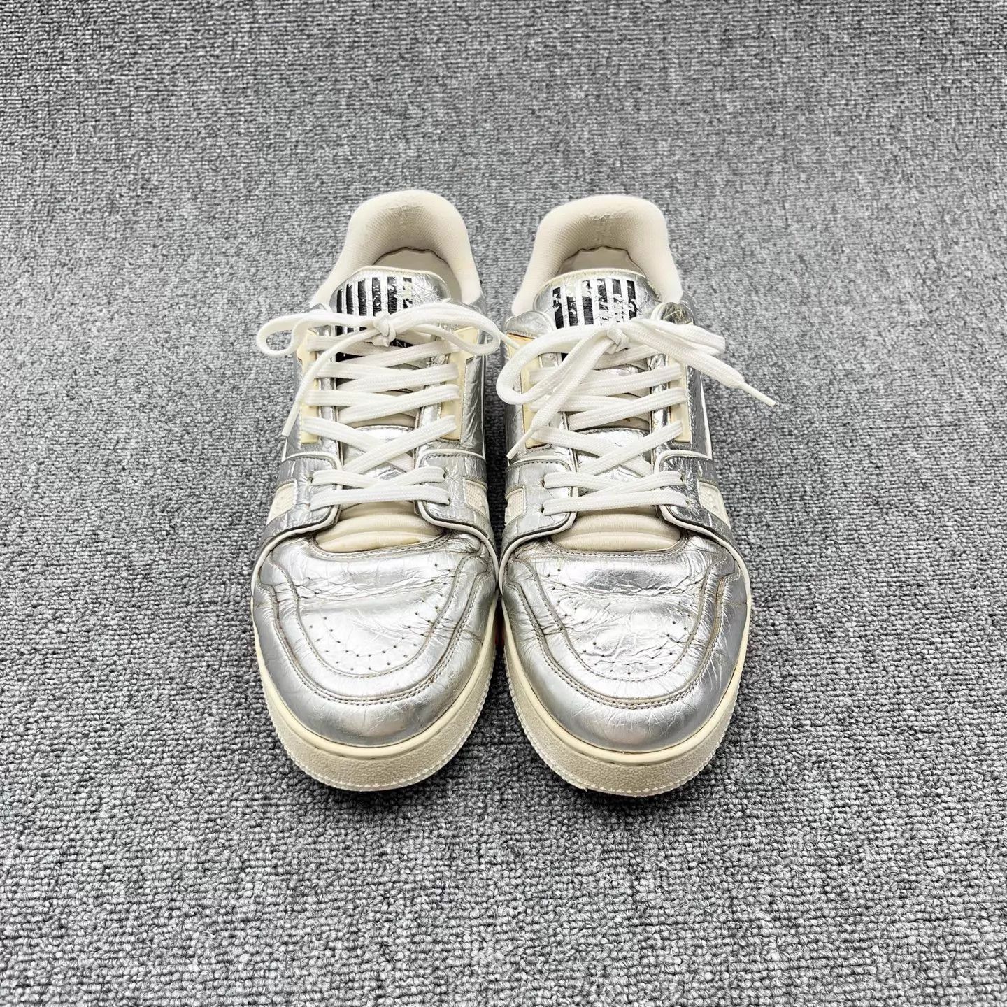 Louis Vuitton Louis Vuitton Trainer Silver Foil Sneaker 95 New 42 Size US 9 / EU 42 - 2 Thumbnail