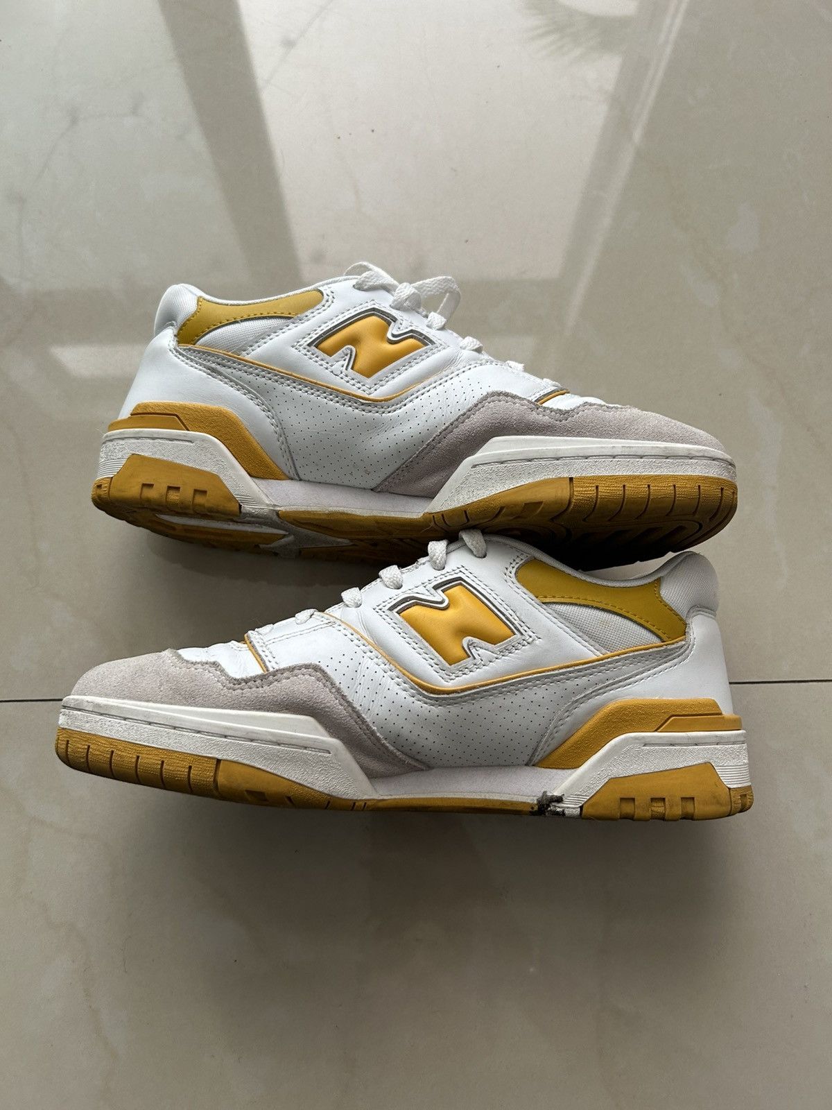 New Balance New Balance 550 yellow/white Size US 9 / EU 42 - 2 Thumbnail
