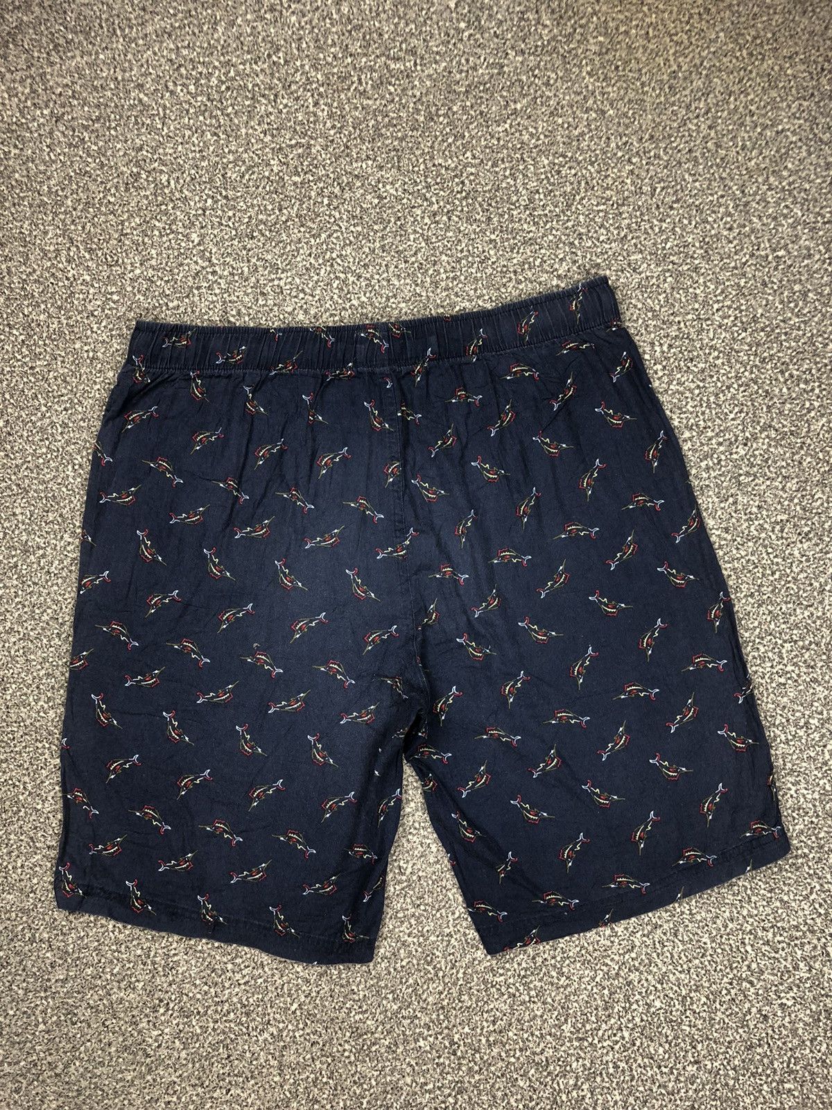 Tommy Bahama × Vintage Tommy Bahama Fullprinted Shortpants Size US 37 - 7 Thumbnail