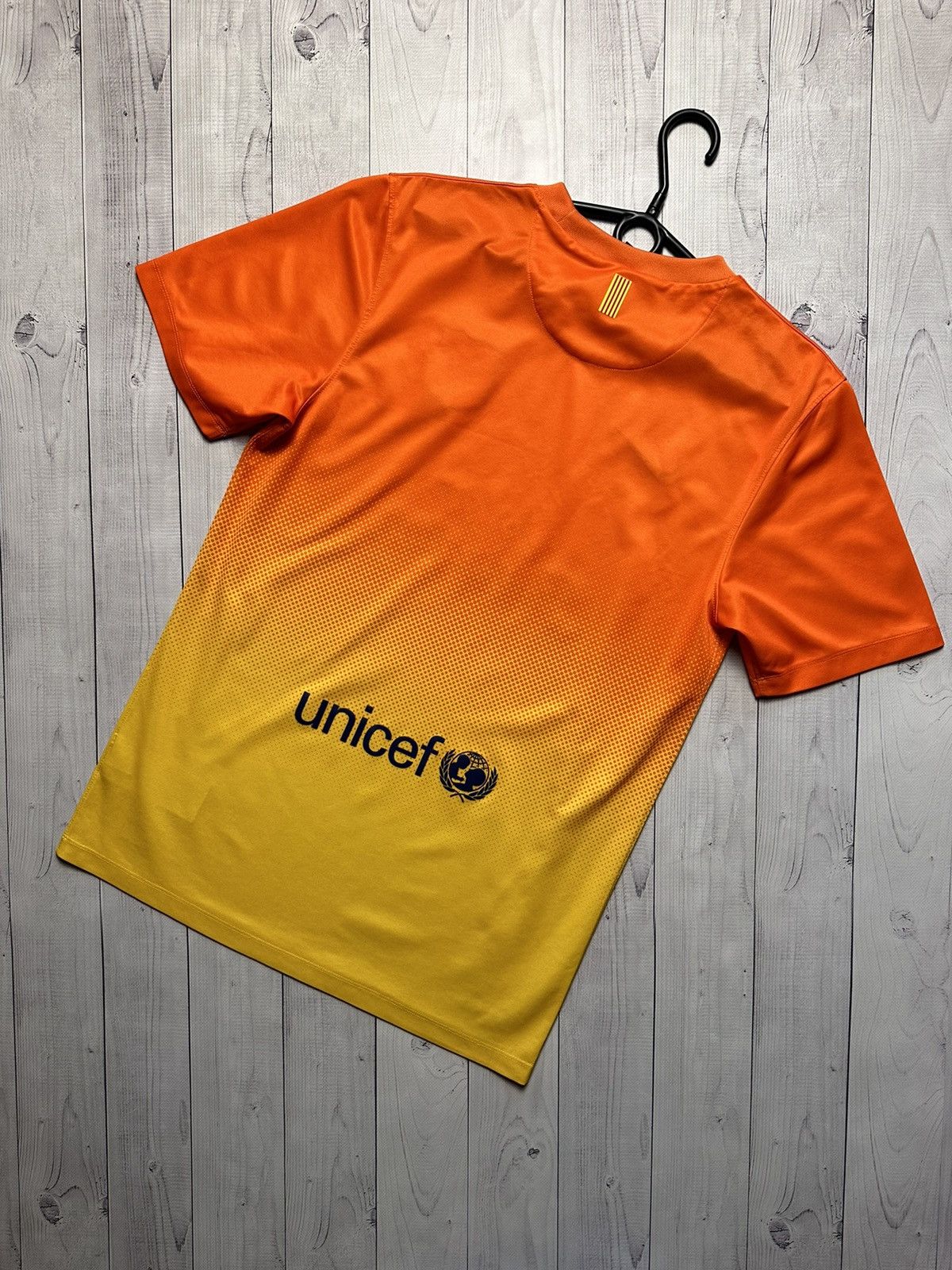 Vintage Vintage Nike Barcelona soccer jersey size S orange away Size US S / EU 44-46 / 1 - 3 Thumbnail