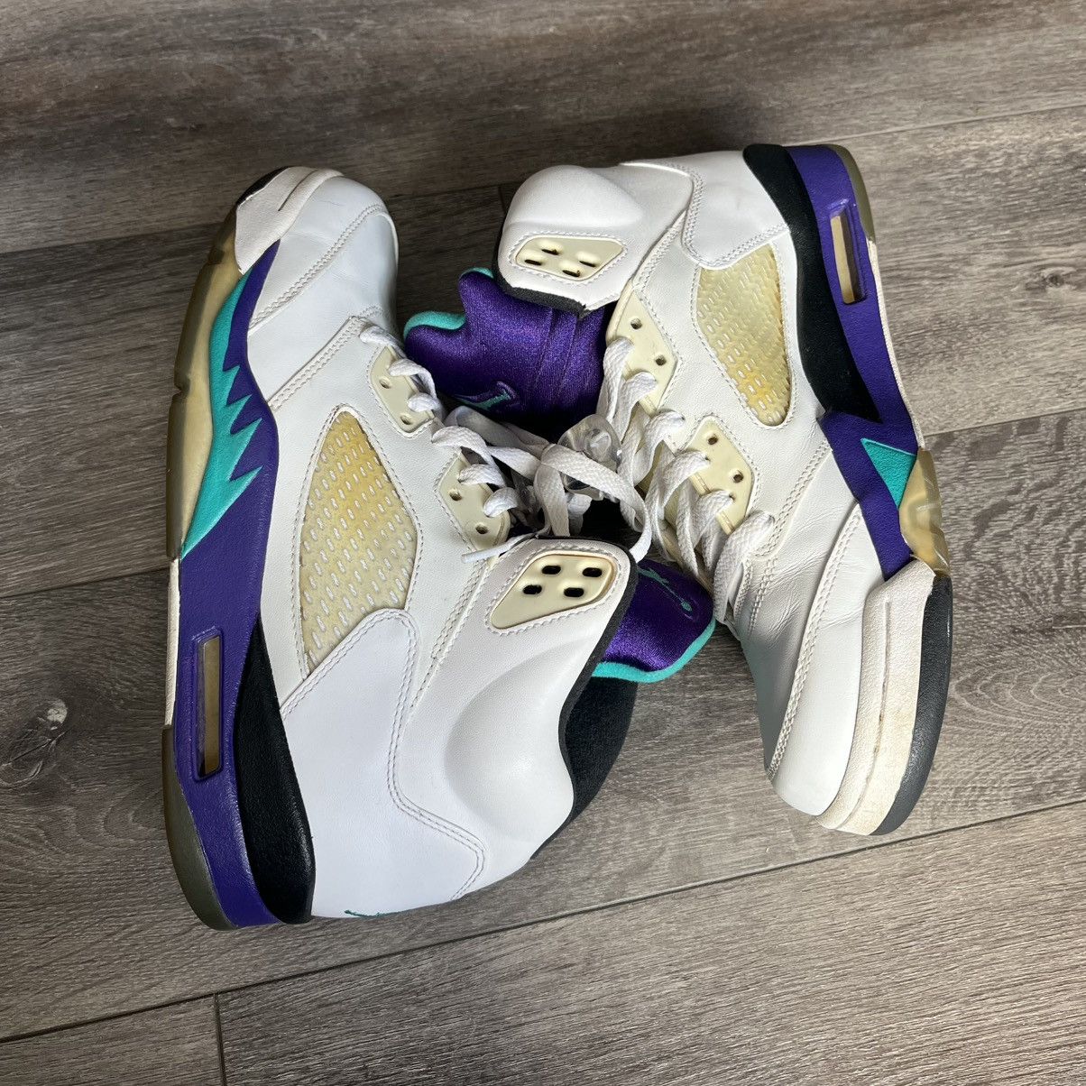 Jordan Brand Air Jordan 5 V Retro Grape Shoes 2013 136027-108 Size 9 Mens Size US 9 / EU 42 - 3 Thumbnail