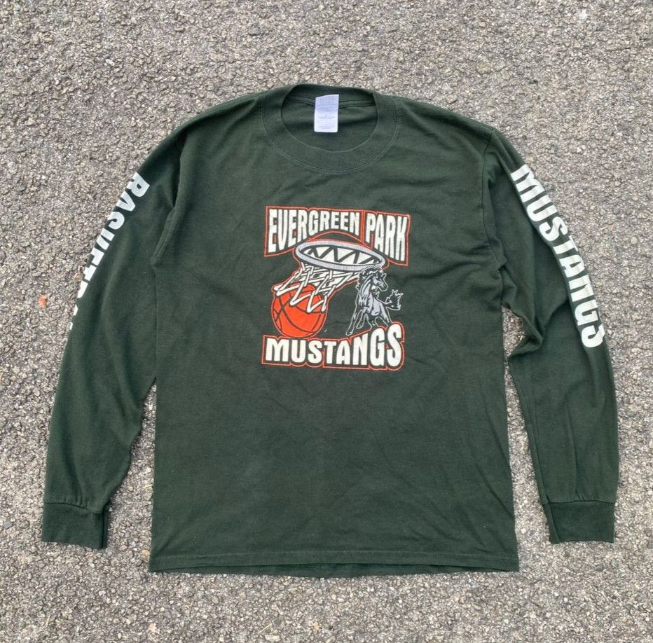 Mustang Vintage 90s Evergreen Park Mustang Basketball Sportwear Tee Size US M / EU 48-50 / 2 - 1 Thumbnail