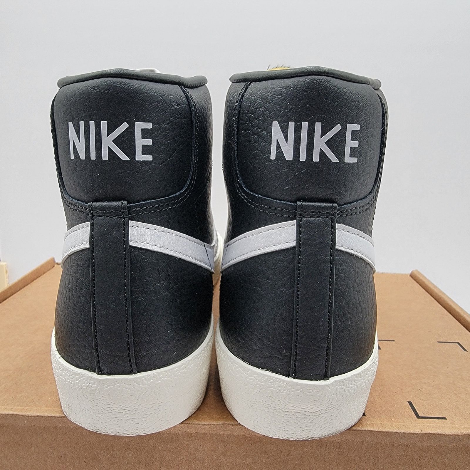 Nike Nike Blazer Mid '77 Vintage 'Black Sail' Mens Sz 9 BQ6806002 Size US 9 / EU 42 - 4 Thumbnail