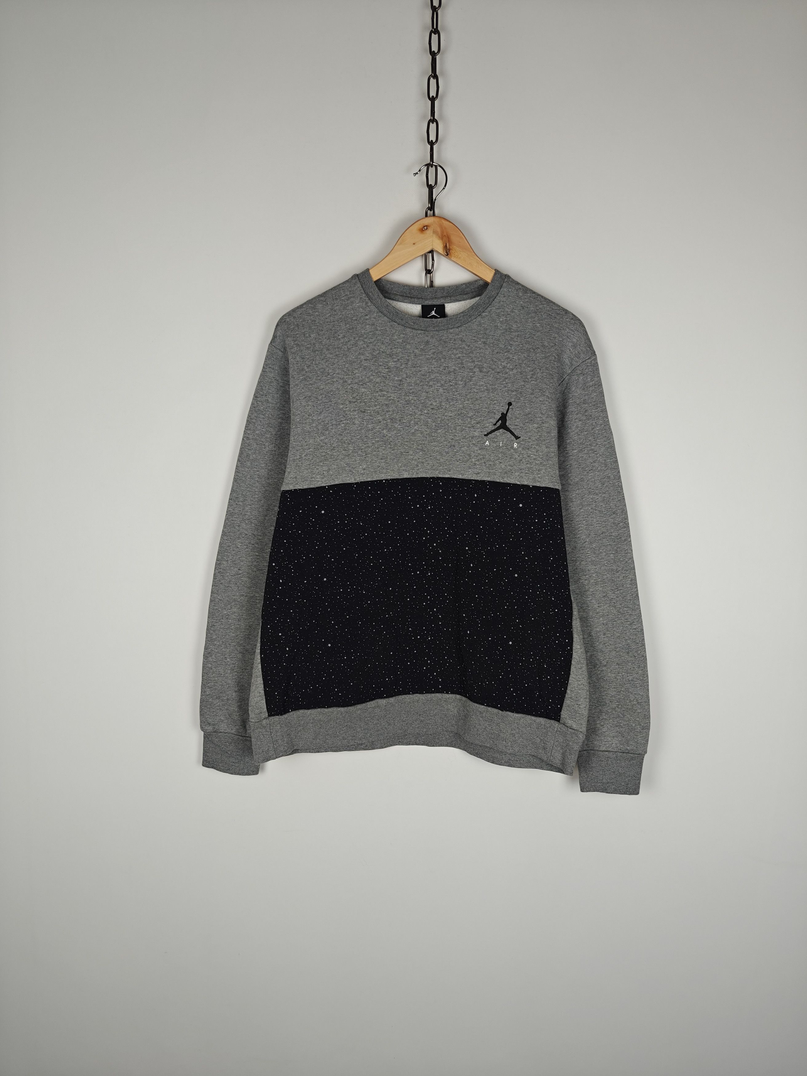 Jordan Brand Nike Air Jordan Sweatshirt Crewneck Pullover Gray size L Size US L / EU 52-54 / 3 - 1 Thumbnail