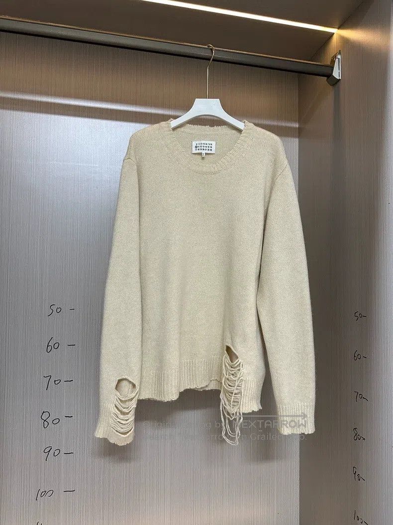 Maison Margiela Maison Margiela Woollen loose and soft design pullover swe Size US M / EU 48-50 / 2 - 1 Thumbnail