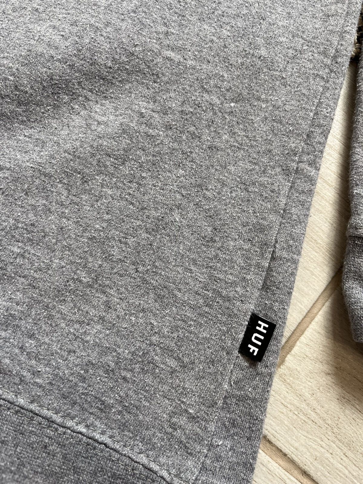 Huf HUF sweatshirt blank grey minimalistic Size US L / EU 52-54 / 3 - 11 Thumbnail