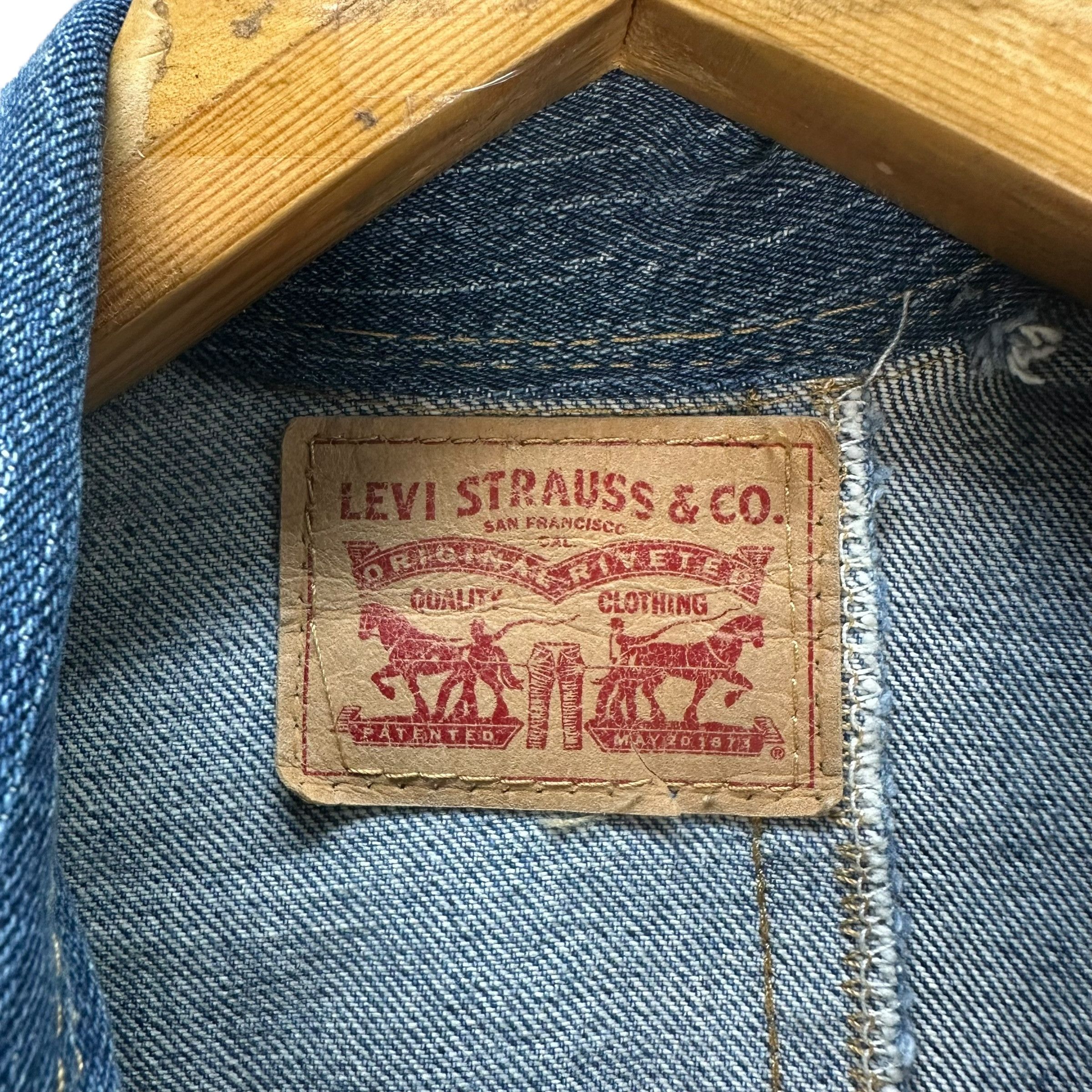 Other CUSTOM PATCH WORK ALL LEVIS DENIM JACKET #8670-019 Size US L / EU 52-54 / 3 - 10 Thumbnail