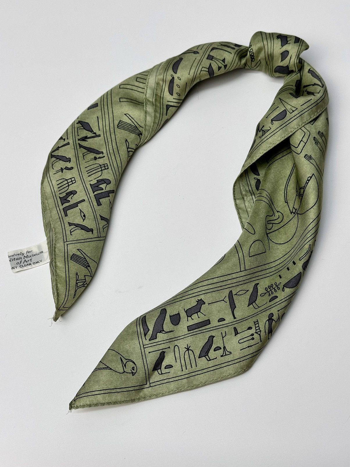 Other Made Japan Egyptian print silk scarf vintage museum piece Size ONE SIZE - 5 Thumbnail