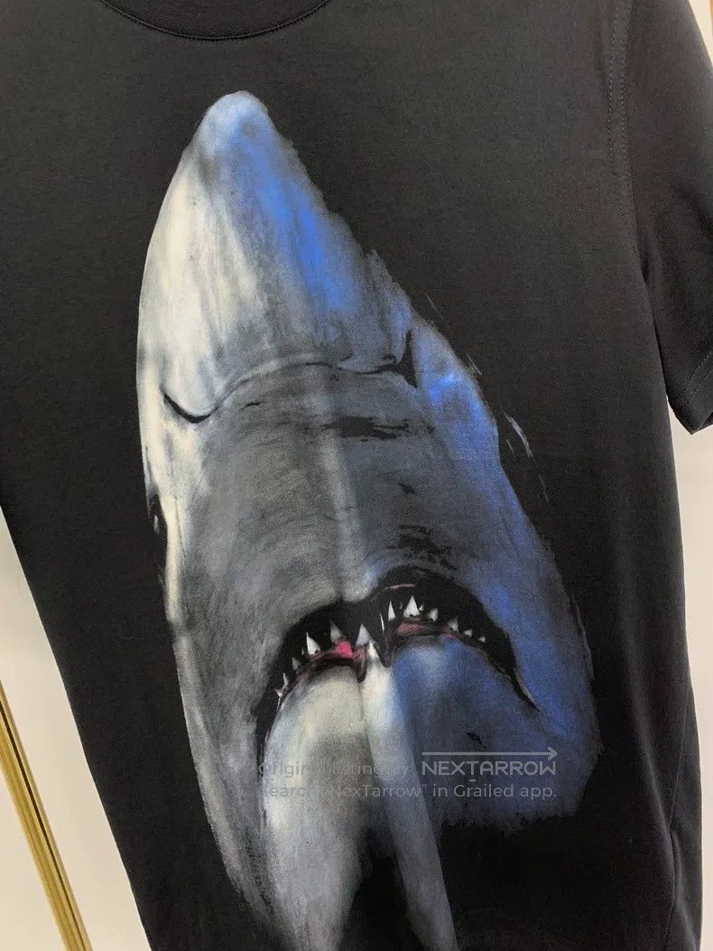 Givenchy Givenchy Black Shark Short Sleeve T-Shirt Size US XS / EU 42 / 0 - 2 Thumbnail