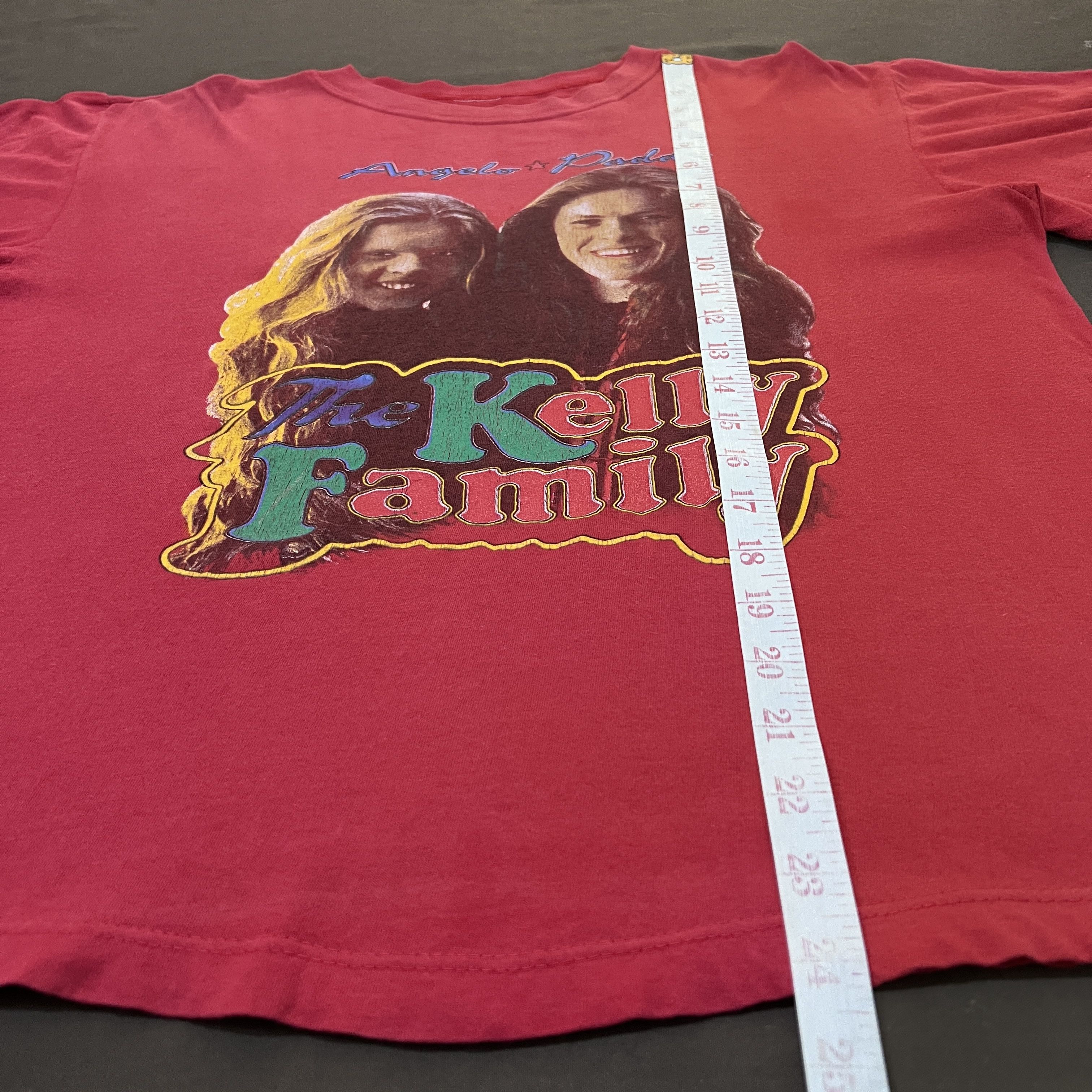 Band Tees Vintage The Kelly Family Band Promo Tee Folk music Size US L / EU 52-54 / 3 - 7 Thumbnail