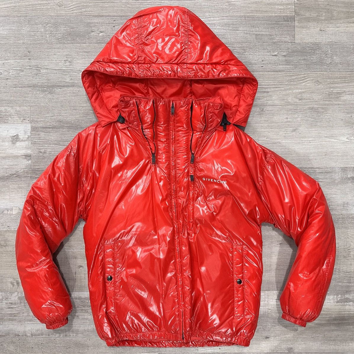 Givenchy GIVENCHY RED HIGH SHEEN PUFFER JACKET Size US S / EU 44-46 / 1 - 1 Thumbnail