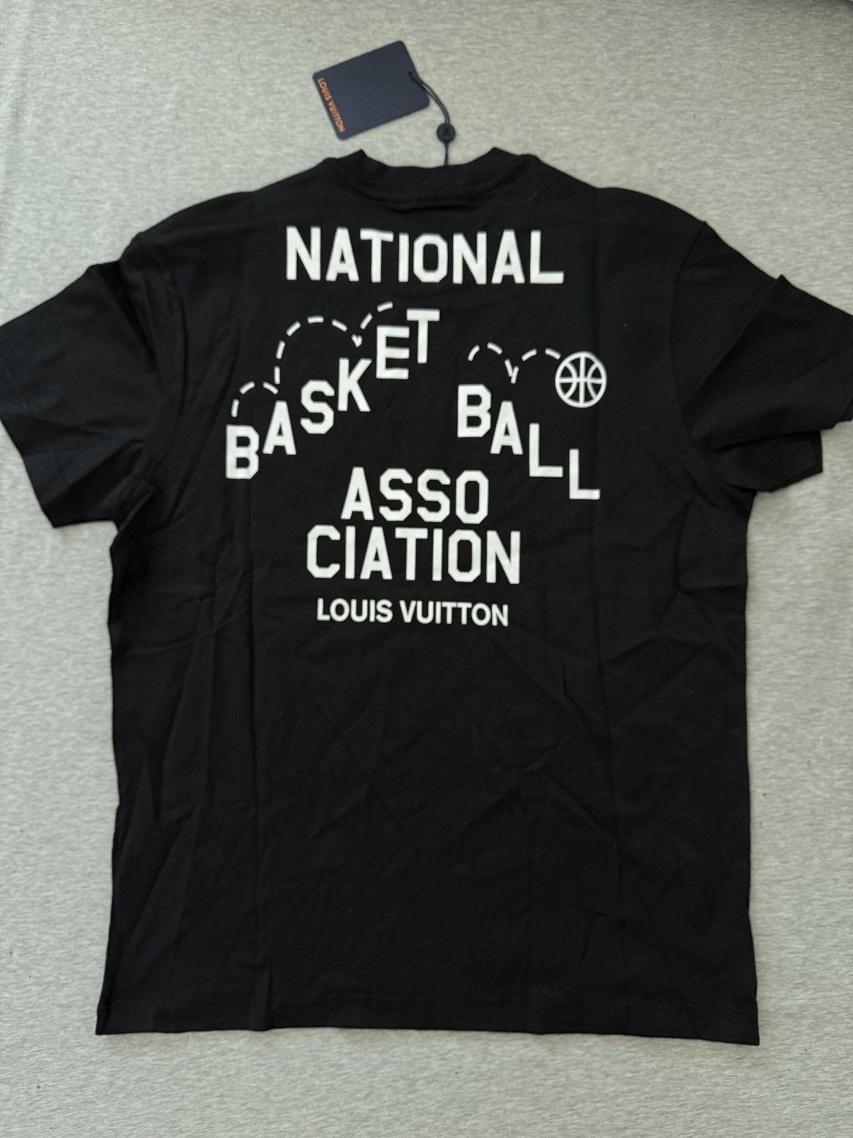 Louis Vuitton × NBA Louis Vuitton NBA Logo Print T-shirt Size US M / EU 48-50 / 2 - 3 Thumbnail