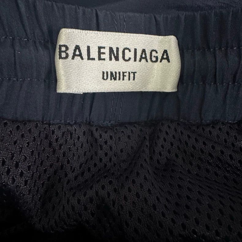 Balenciaga Balenciaga size m SS22 Sporty B embroidered logo nylon pane Size US 30 / EU 46 - 5 Thumbnail