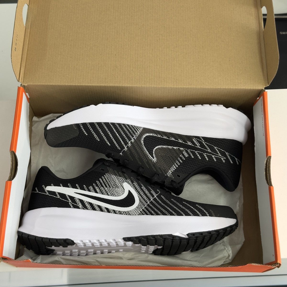 Nike Original Nike Run Defy sneakers HM9594-004 | US 10 / EU 44 Size US 10 / EU 43 - 10 Thumbnail