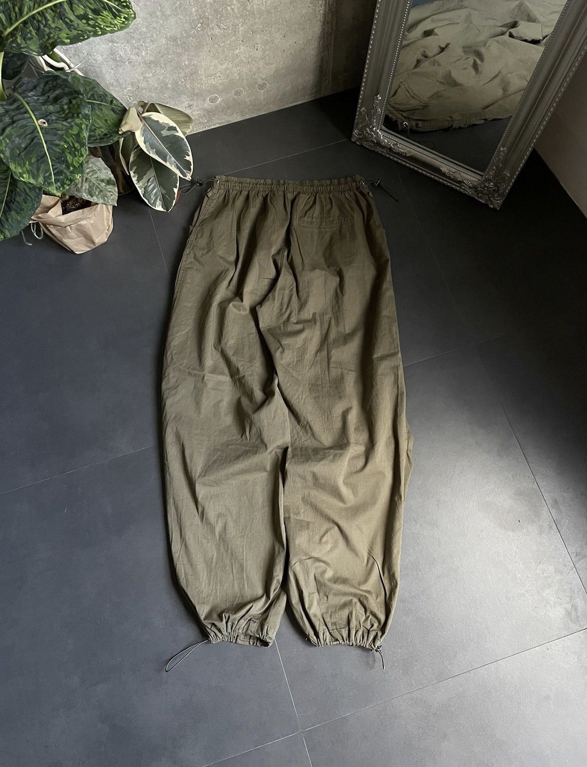 Japanese Brand Vintage Japanese Faded Flared Parachute Pants Like Maharishi Size US 32 / EU 48 - 2 Thumbnail