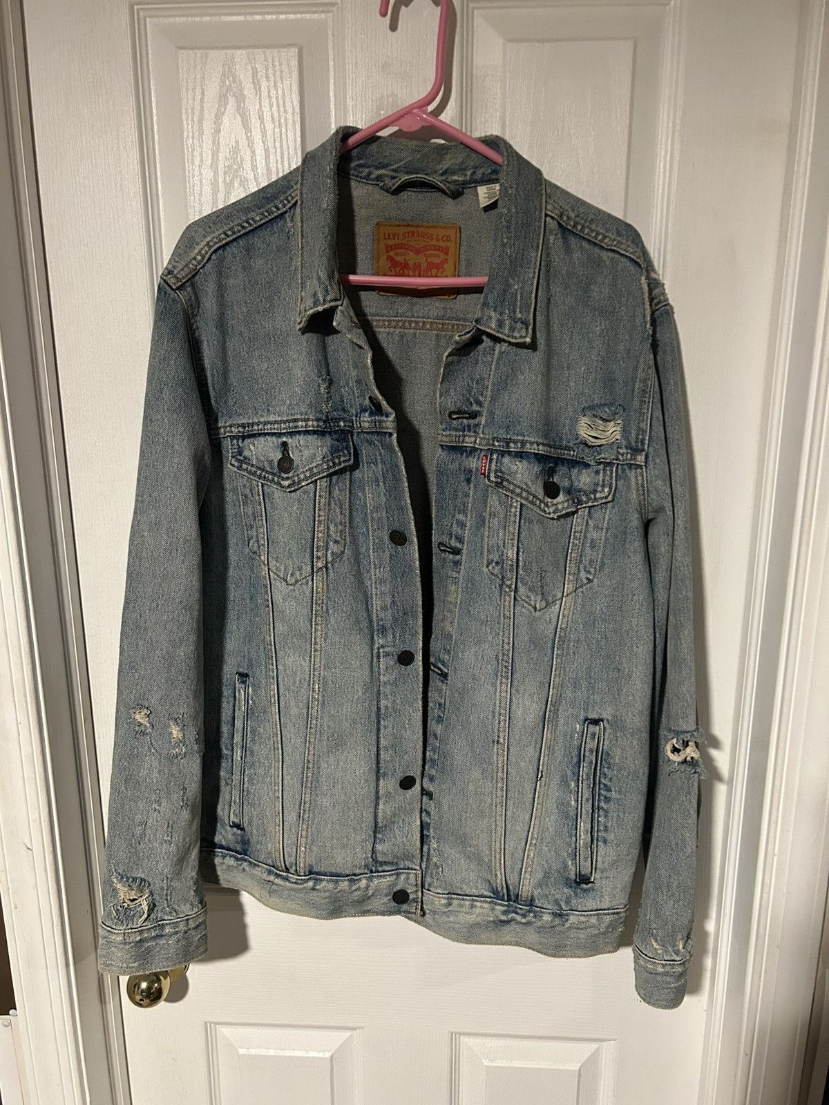 Levi's Levi’s Denim Jacket Distressed Size XL Size US XL / EU 56 / 4 - 1 Thumbnail