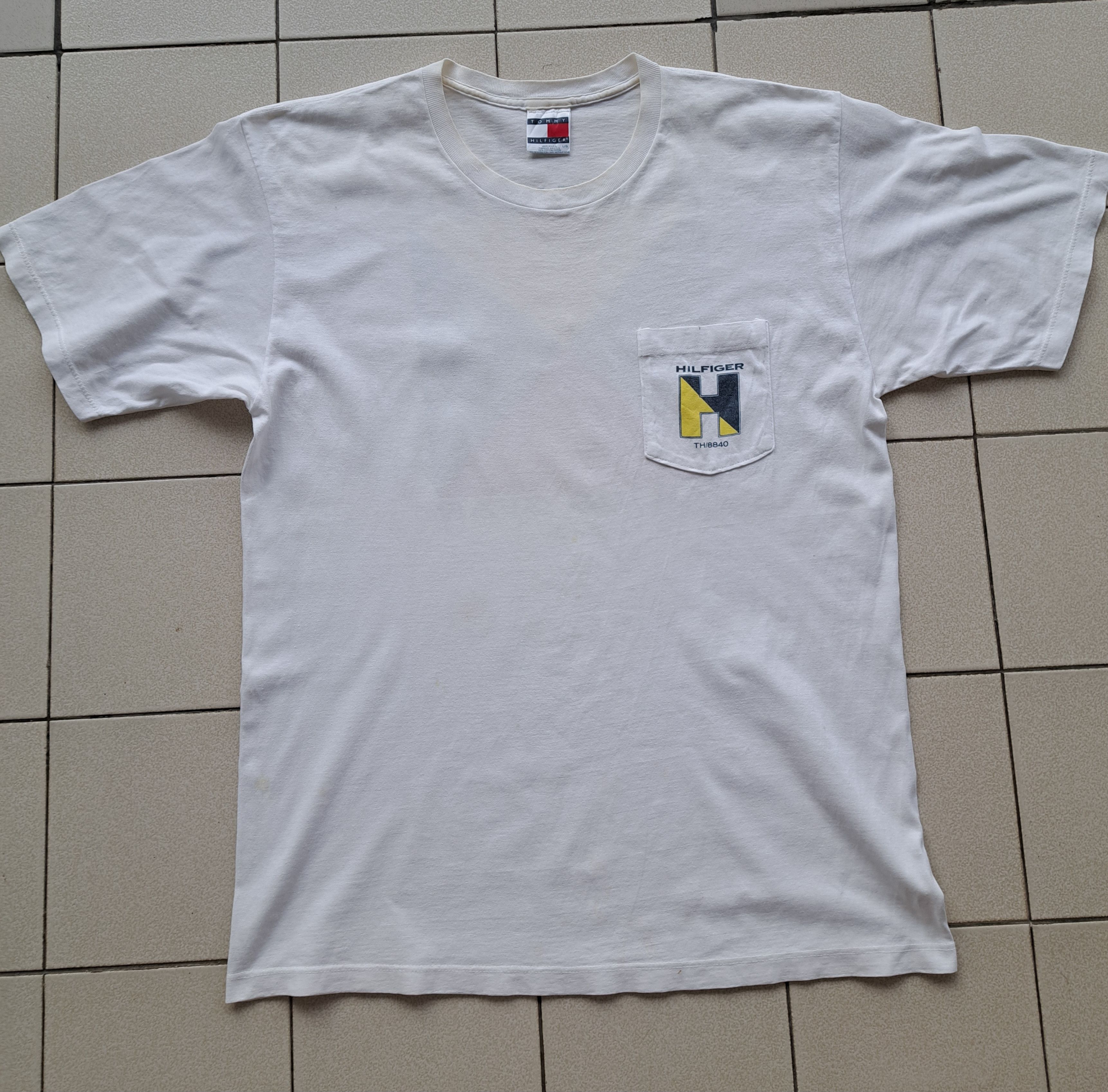 Tommy Hilfiger Vintage 90s Tommy Hilfiger Sailing Gear T-Shirt Size US L / EU 52-54 / 3 - 1 Thumbnail