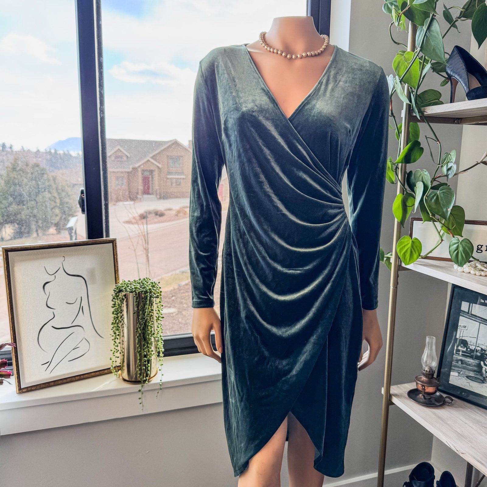 Banana Republic Banana Republic, Velvet Dress w/ High/Low Hem, Size: Small Size S / US 4 / IT 40 - 1 Thumbnail
