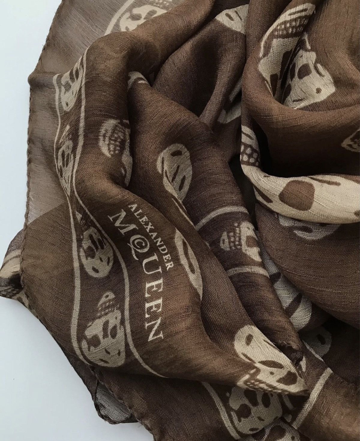 Alexander McQueen ALEXANDER MCQUEEN Skull Silk Scarf Brown/Beige esdeekid logo Size ONE SIZE - 2 Thumbnail