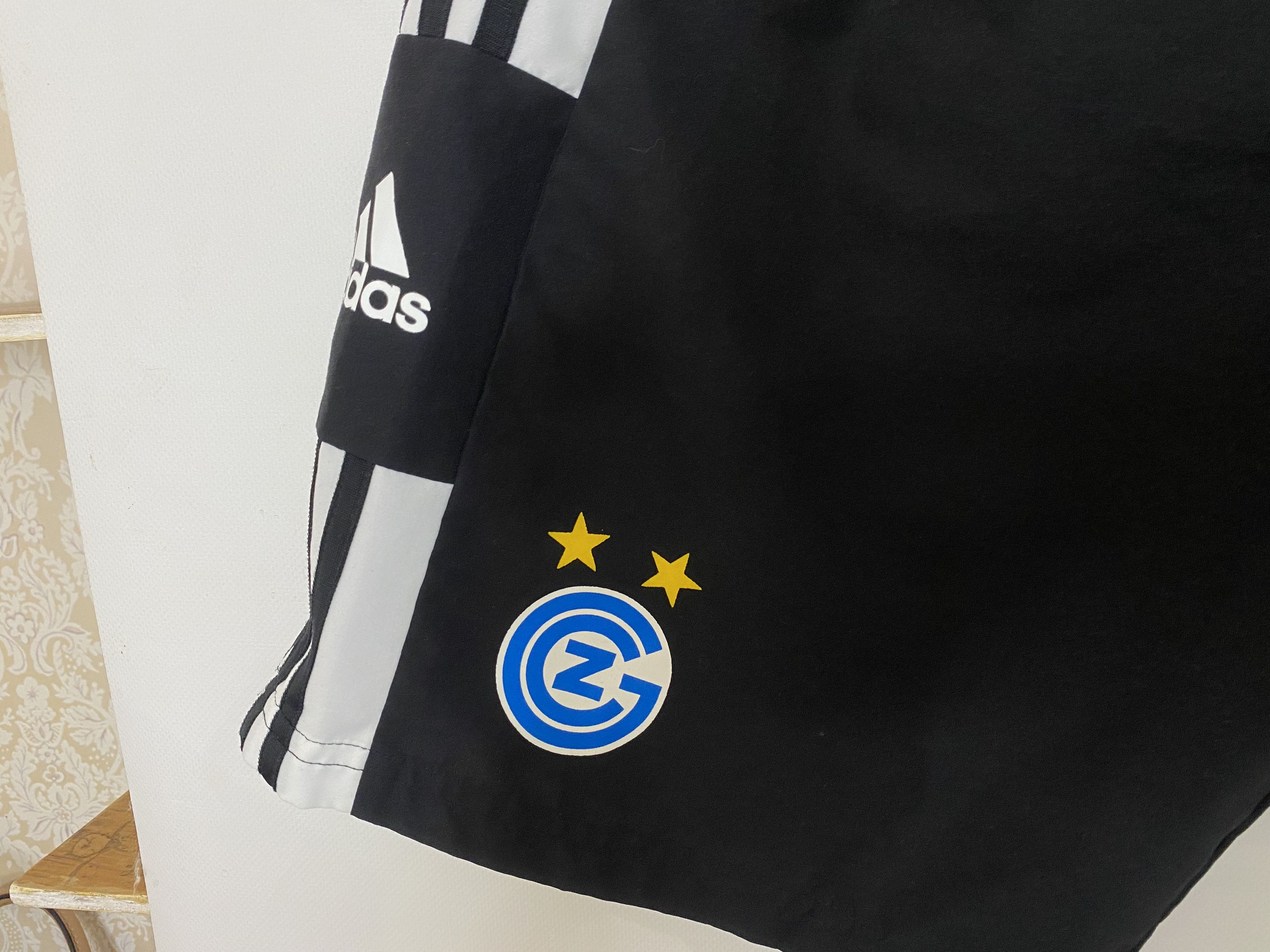 Adidas GRASSHOPPER 2020 2021 TRAINING FOOTBALL SOCCER SHORTS Size US 32 / EU 48 - 3 Thumbnail