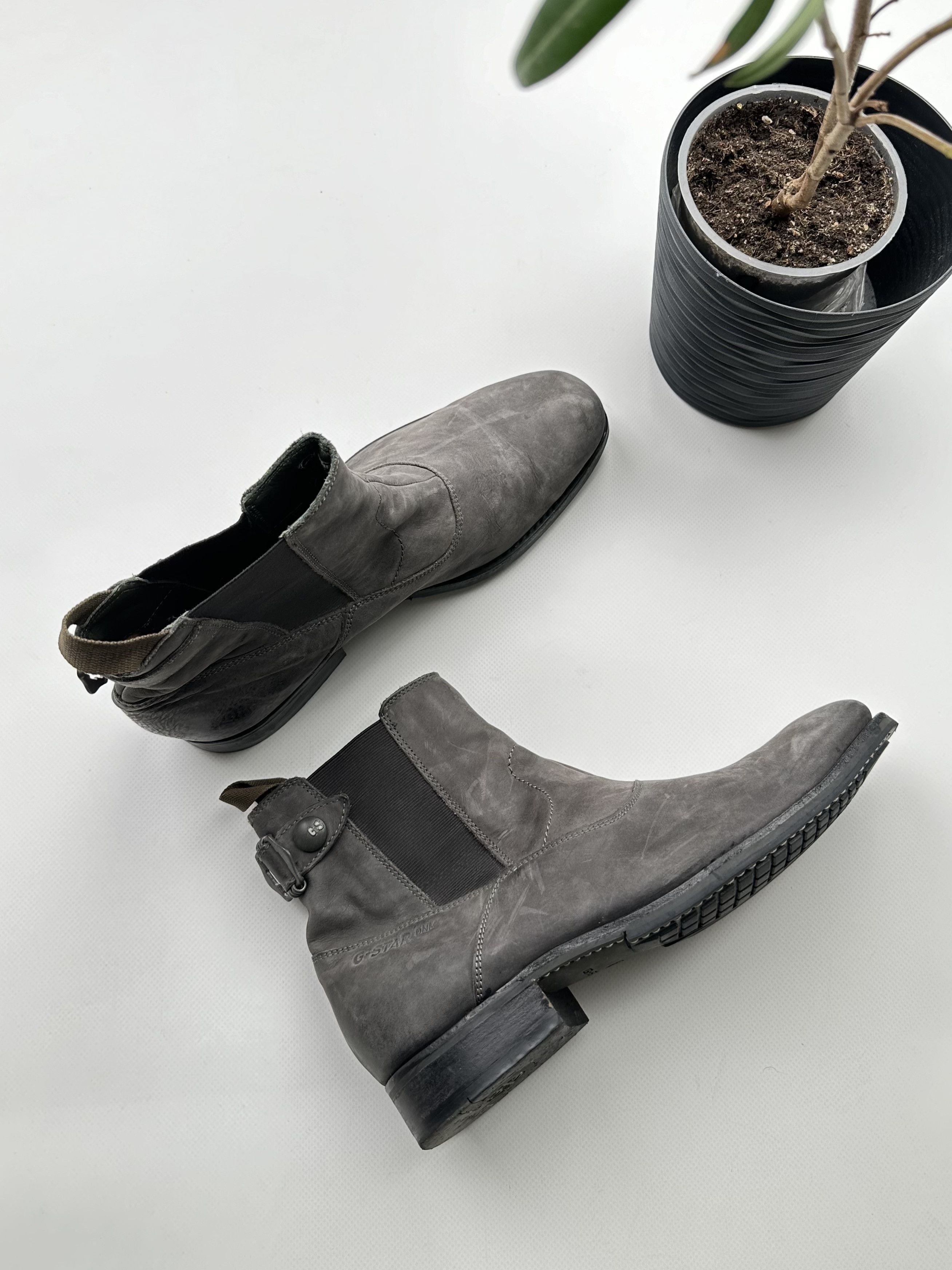 image of Chelsea Boots x G Star Raw Leather Vintage Boots in Grey, Men's (Size 8)