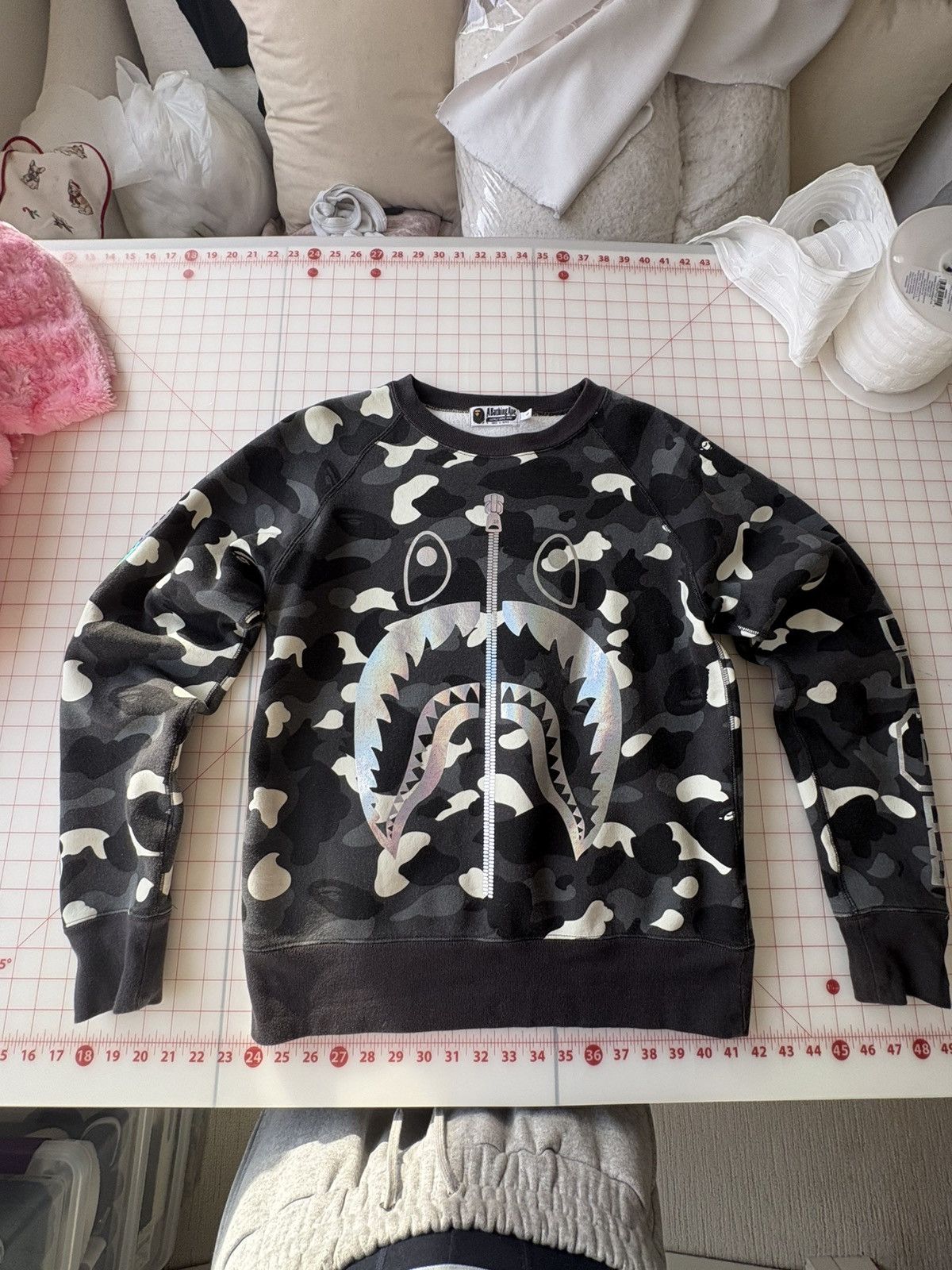 Bape Black bape crewneck glow in the dark Size US S / EU 44-46 / 1 - 1 Thumbnail