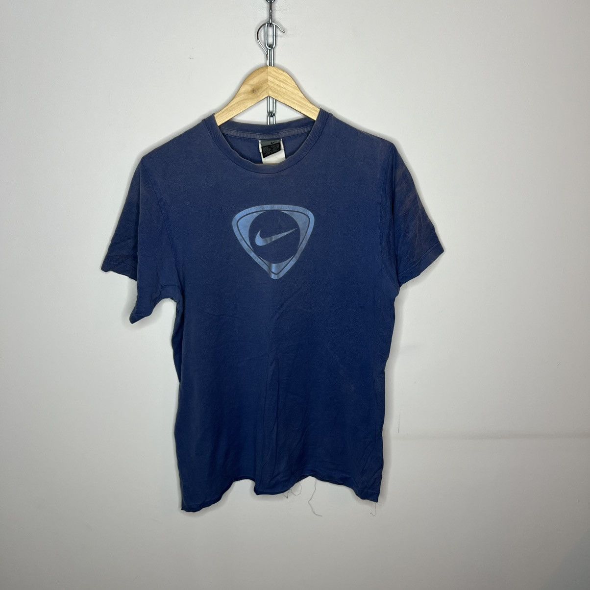 Nike Rare! Nike Center Logo 90s Vintage T-Shirt Size US M / EU 48-50 / 2 - 1 Thumbnail