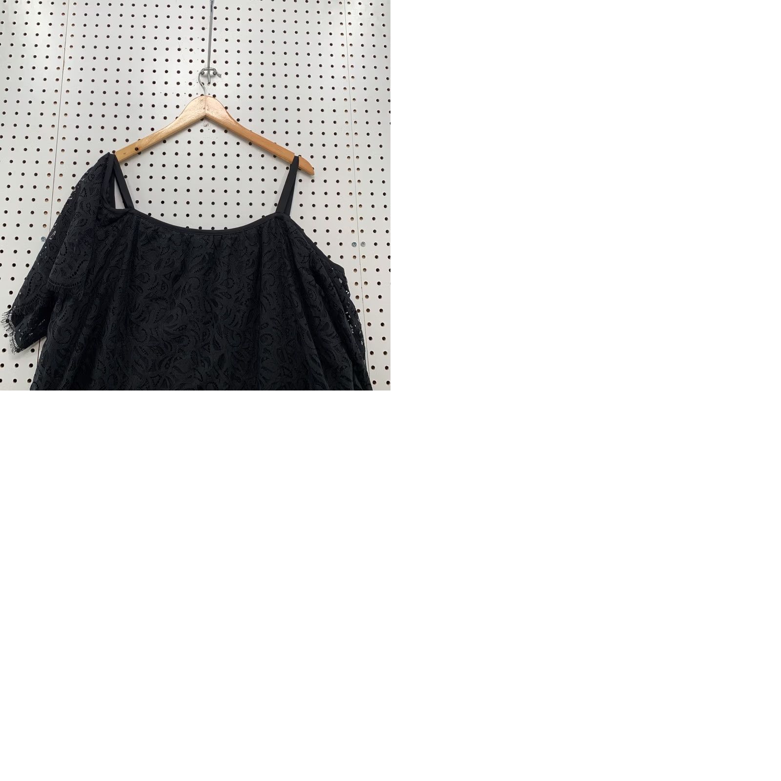 Vince Camuto Vince Camuto Black 3X Pale Dahlia Lace Cold Shoulder Top Womens NWT 24 Size XXL / US 16-18 / IT 52-54 - 11 Thumbnail