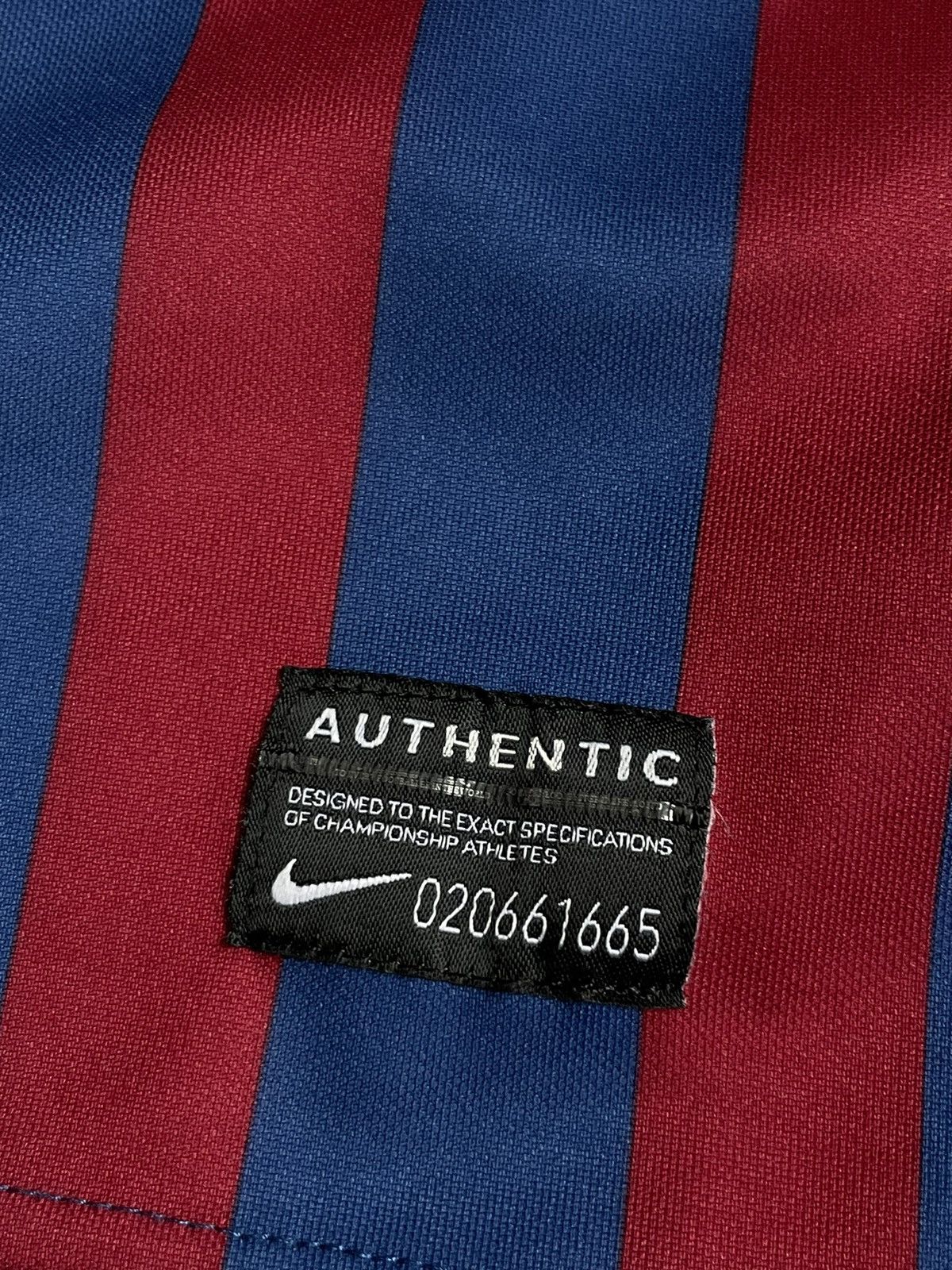 Nike Nike Barcelona 2011/2012 Football Shirt Home Jersey RARE Size US L / EU 52-54 / 3 - 9 Thumbnail