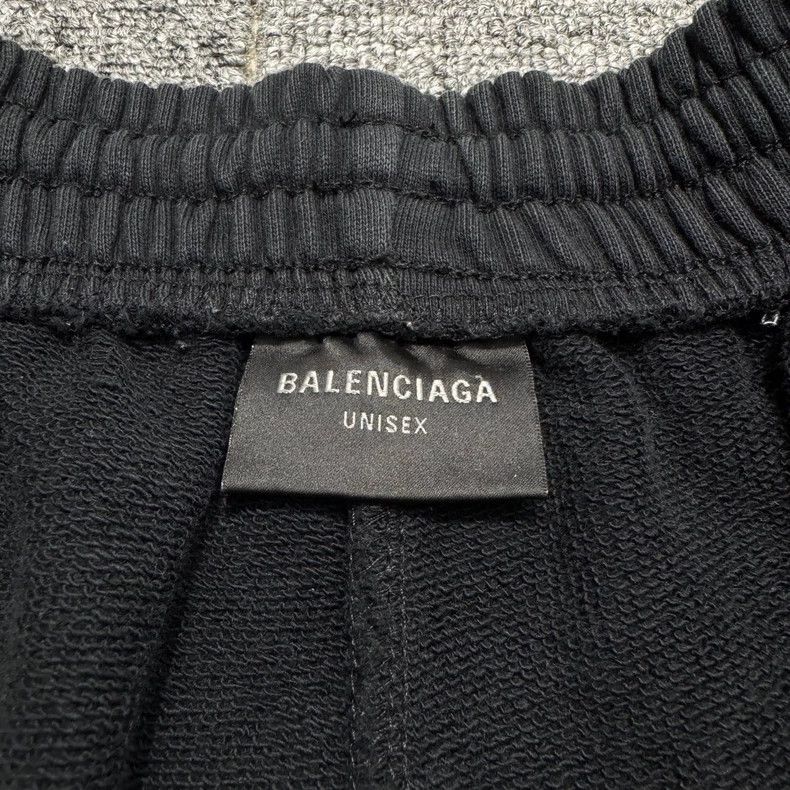 Balenciaga Balenciaga size M Letter logo printed shorts Size US 27 - 2 Thumbnail