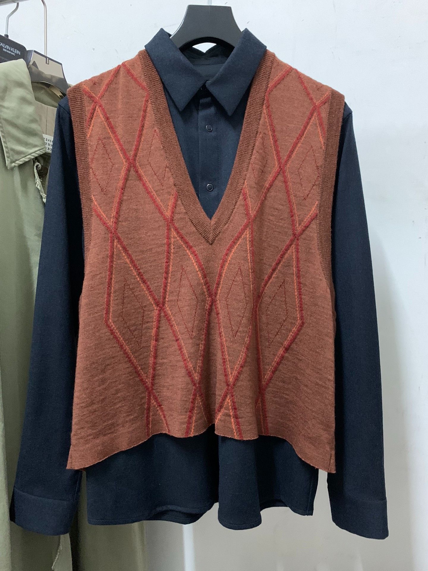 Maison Margiela Maison Margiela Margiela pure wool sweater vest 2501-Nextar Size US M / EU 48-50 / 2 - 1 Thumbnail
