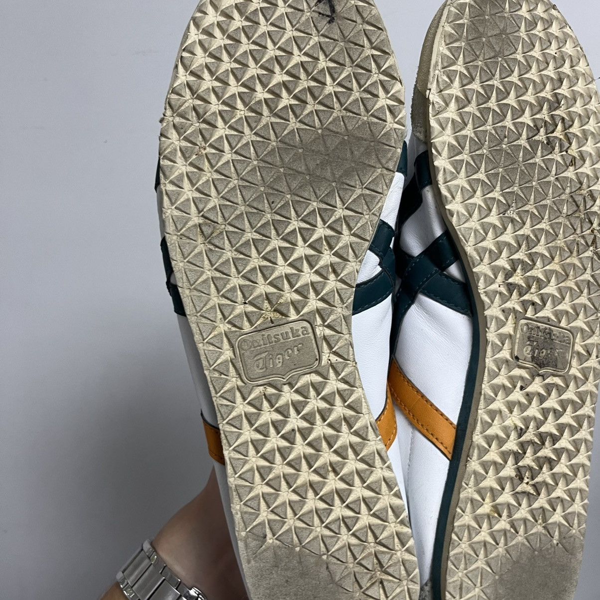 Asics Vintage Asics Tiger Onitsuka Low Top Sneakers Japanese 90s Size US 10 / EU 43 - 7 Thumbnail